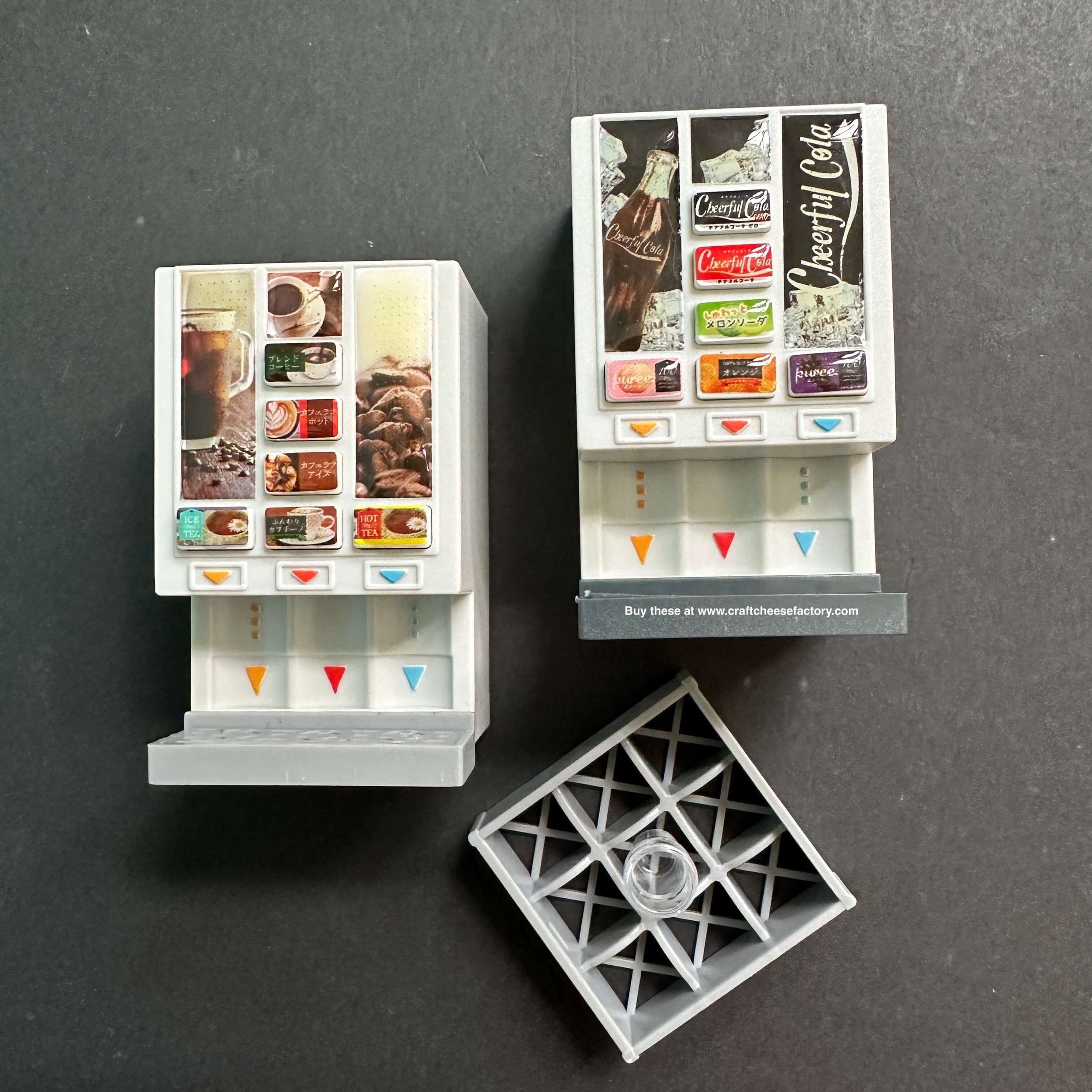 Toy miniature drinks dispenser machine