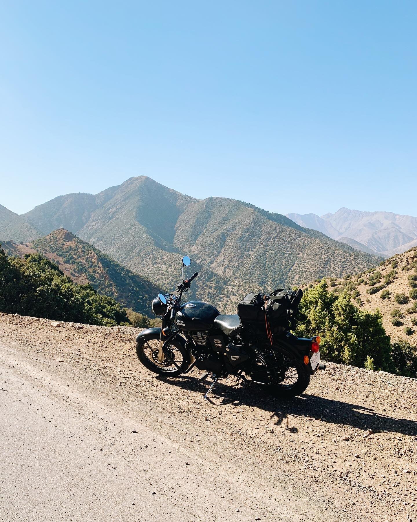 Retour en images sur une mini aventure de 3 jours en octobre 2021 en Royal Enfield au Maroc ✨