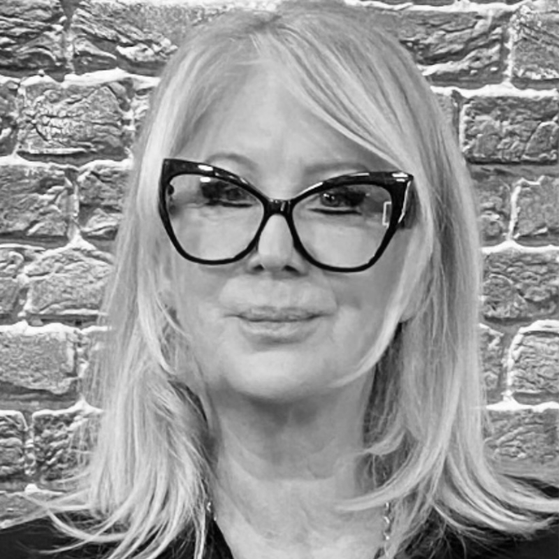   Val Garland   Make Up Artist &amp; Global Make-Up Director for L'Oréal Paris  @thevalgarland 
