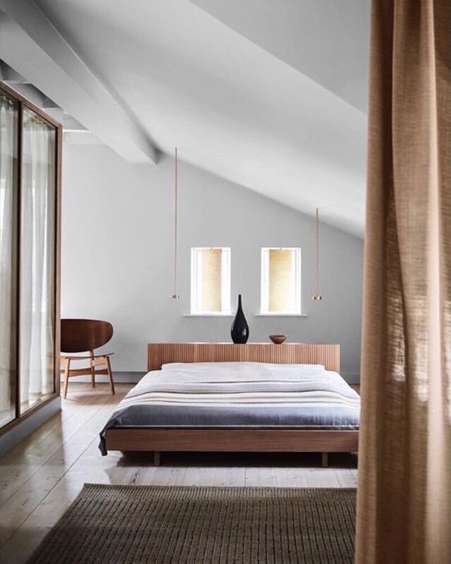 ᴮᴬᴸᴬᴺᶜᴱ &bull;
&bull;
&bull;
#bedroom #wakeup #wood #linen #neutral #balance #archilovers #architecture #interiorismo #artdirector #travel #art #interiordesign #design #marinstravel #marinsartdirector #marinsinteriordesign #whatinspiresmarins
