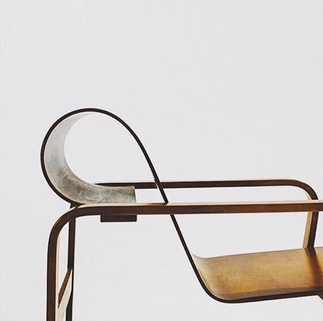 ᵀᴴᴱ ᴾᴬᴵᴹᴵᴼ ᶜᴴᴬᴵᴿ &sup1;⁹&sup3;&sup1;
&bull;
&bull;
&bull;
#alvaraalto #paimiochair #modernarchitecture #Helsinki #modernmovement #architecture #archilovers #icon #furniture #wood #interiordesign #design #helsinki  #marinsinteriordesign #marinstravel 