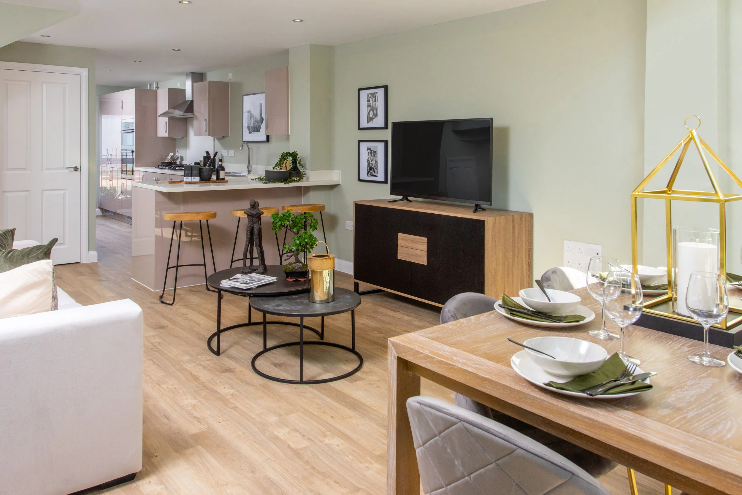 BC-DarwinGreen-Elsworth-4bed 005.jpg
