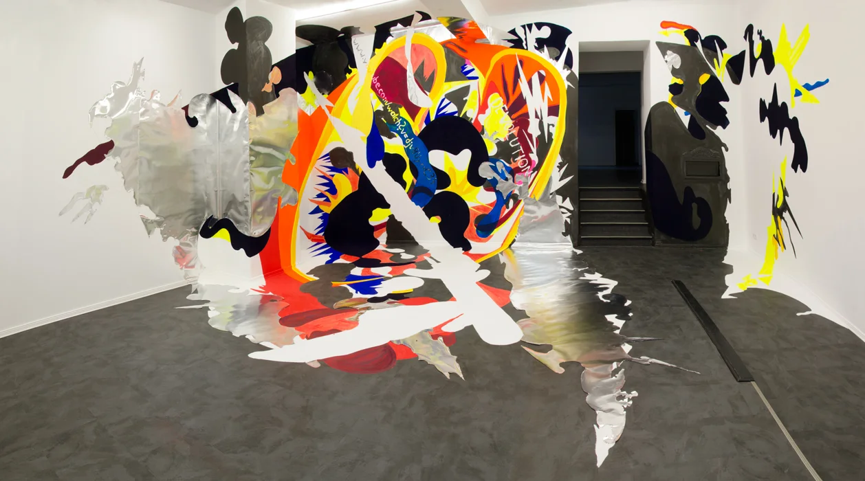 Claudia Chaseling, devolution , 2017 site-mutative painting ink, aluminium and egg tempera on wall, floor and ceiling, 325 cm x 665 cm x 450 cm Magic Beans Gallery, Berlin, Germany