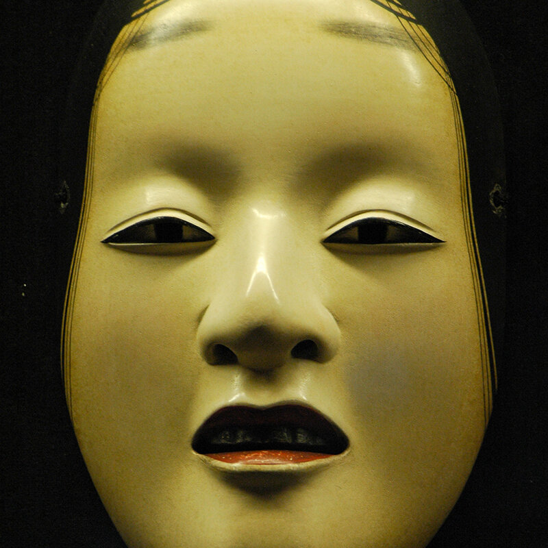 Японский театр масок. Японские театральные маски Кабуки. Театр Кабуки маски женщины. Китайская Театральная маска Кабуки. Маски японского театра но.