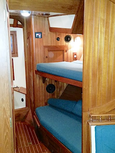 Fwd Stbd Stateroom.jpg