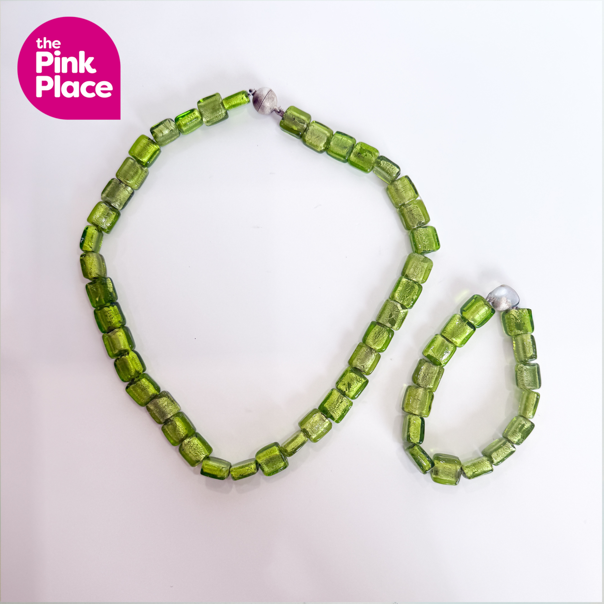 green-glass-beaded-necklace-and-bracelet-with-a-magnet-clasp-3.png
