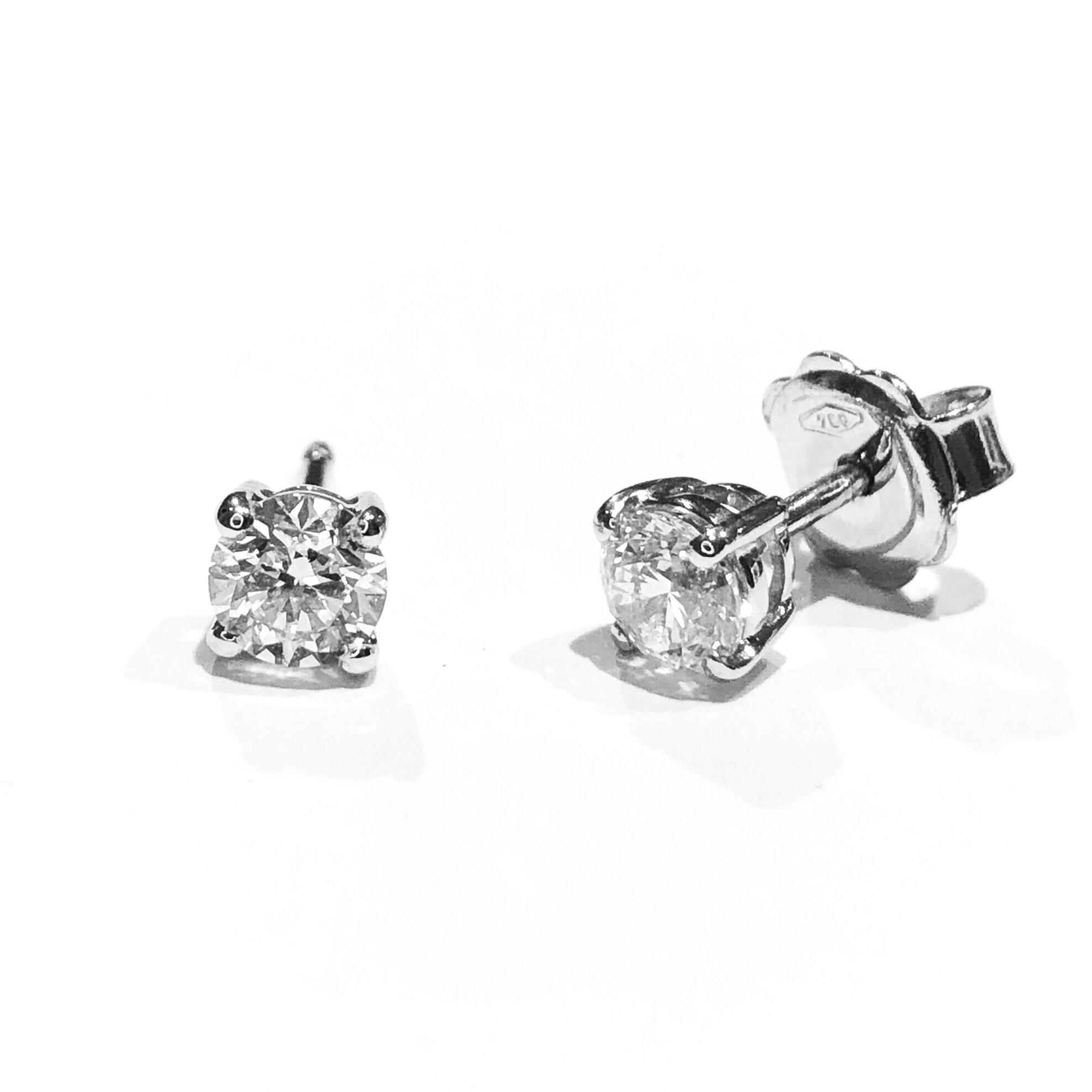0.20ct Brilliant Cut Diamond Stud Earrings