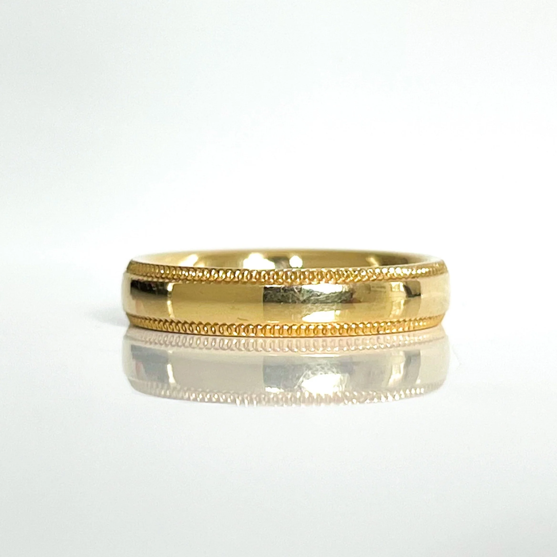 Womens-vintage-style-wedding-ring.jpg