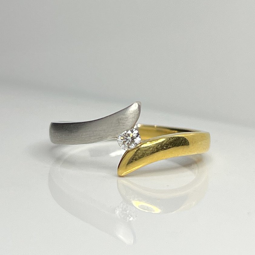 Yellow and white gold wave ring
