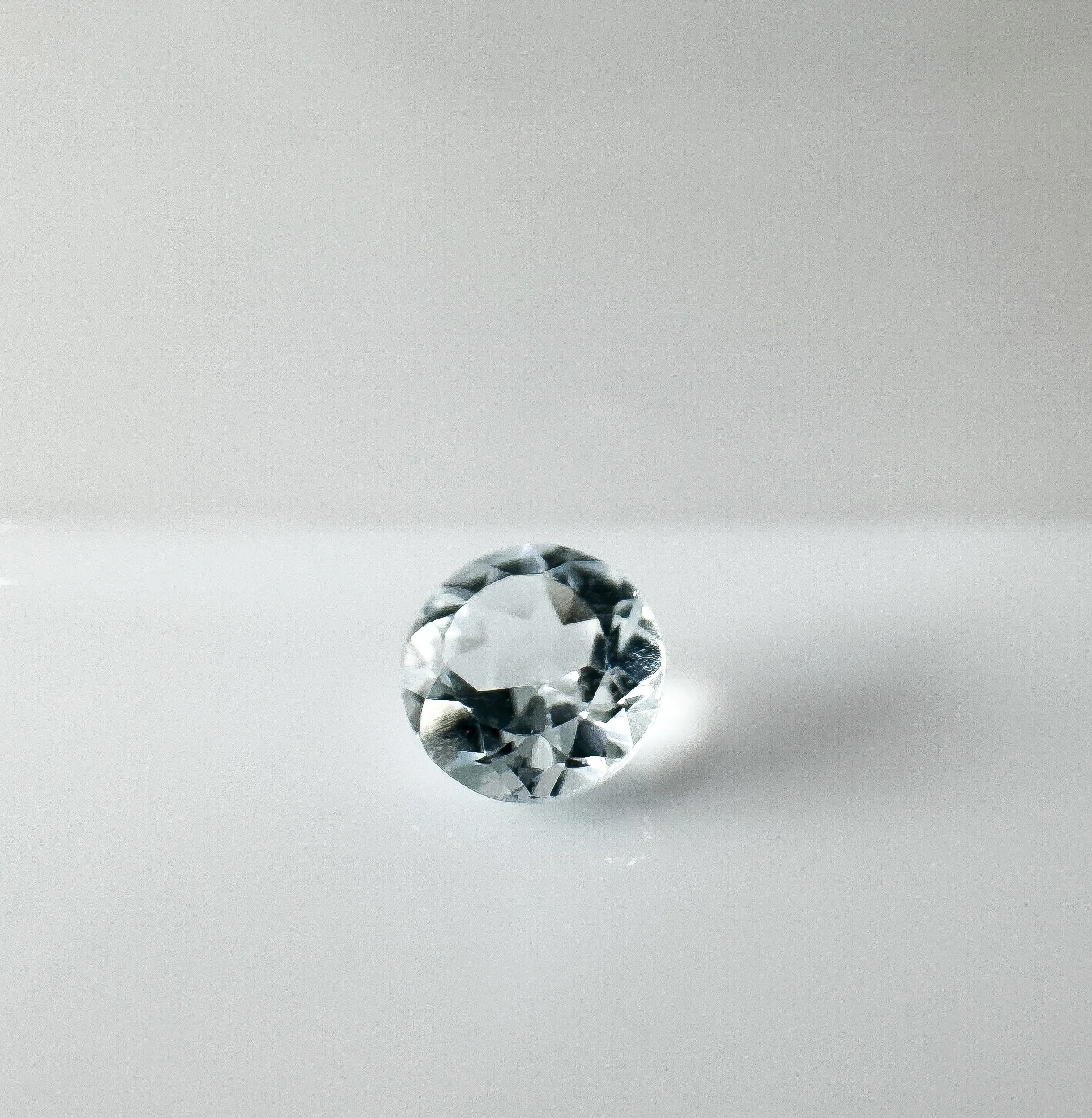 Round shape treated topaz