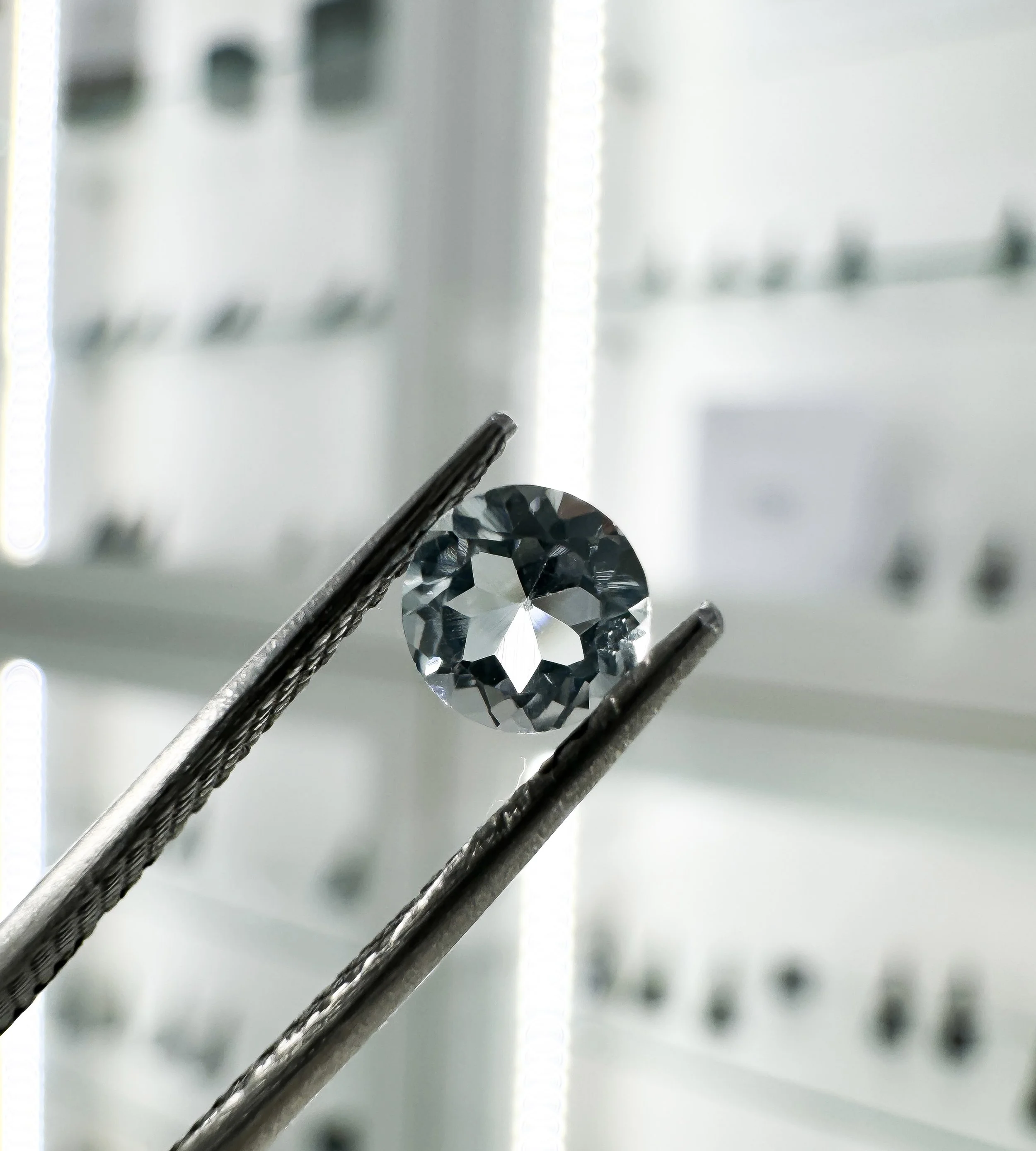 treated topaz - tweezers.JPG