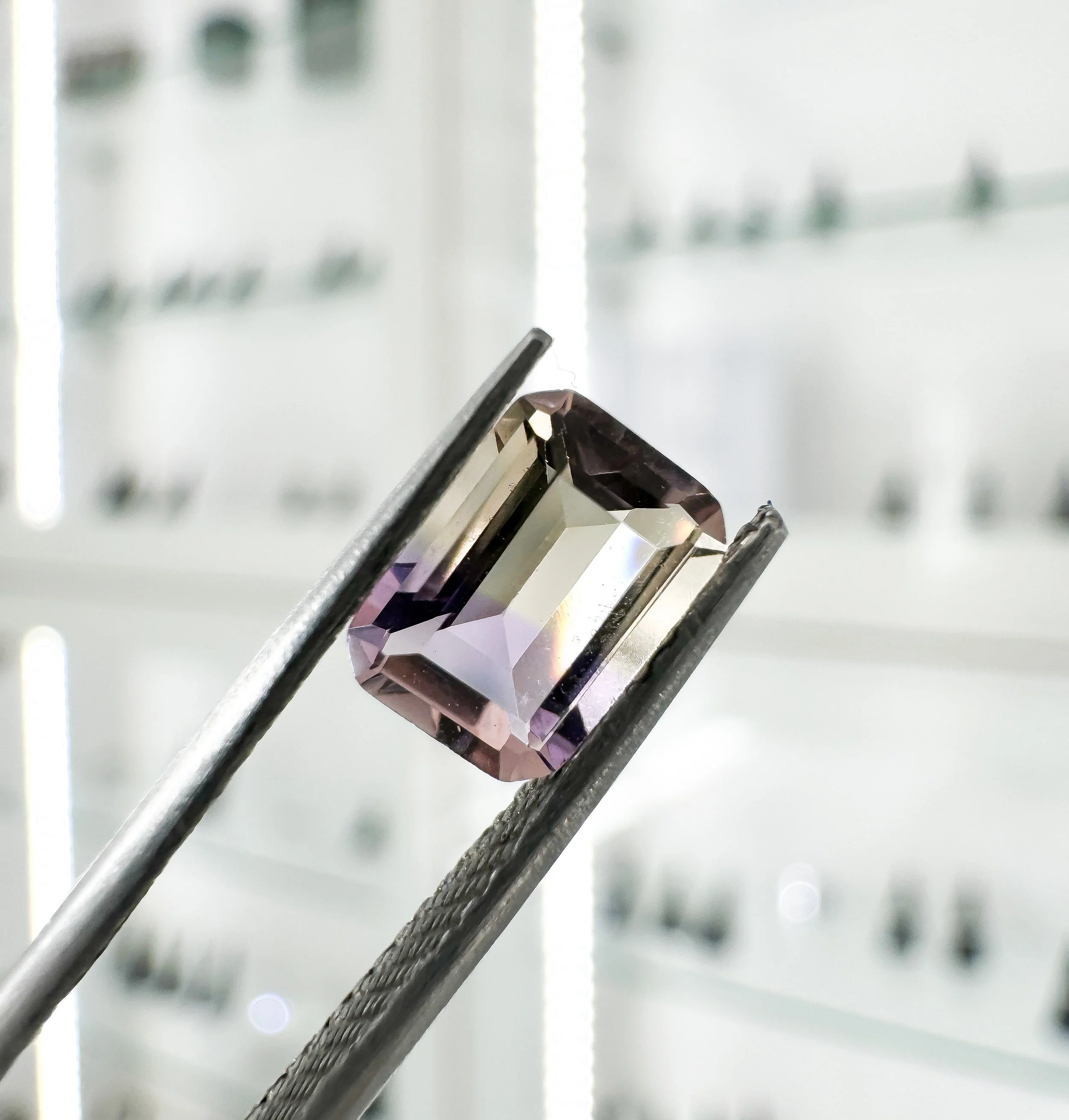 ametrine (am901) - tweezers .JPG