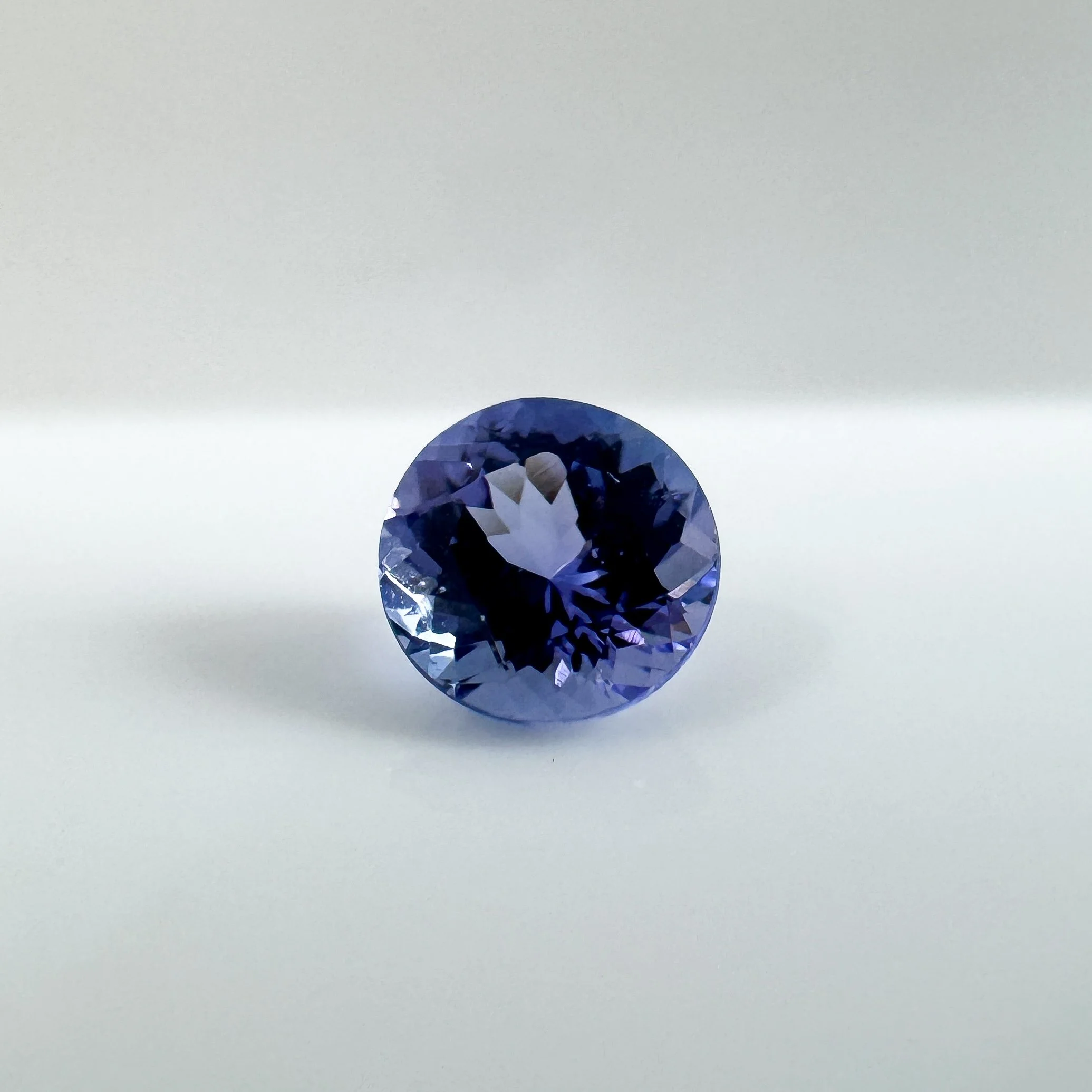 Round shape tanzanite