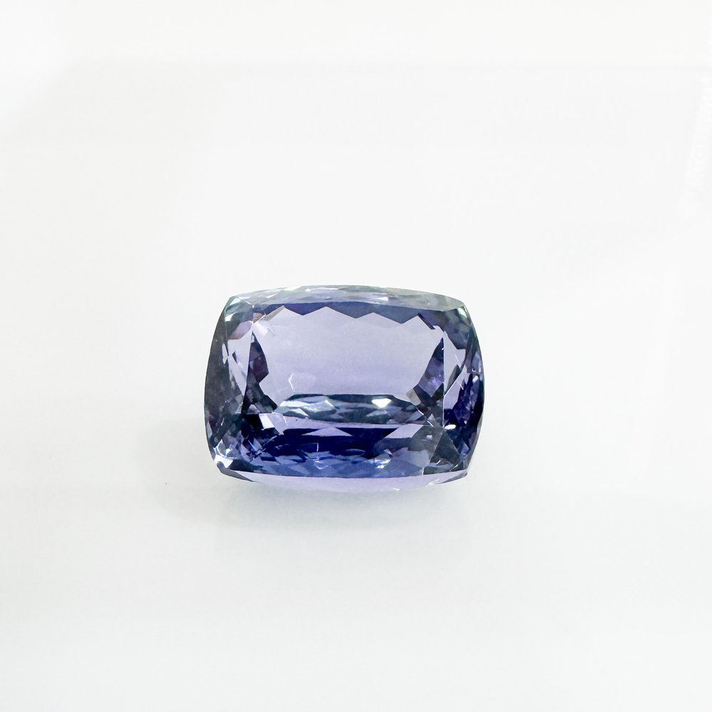 Fancy a pop of colour?✨ 

We&rsquo;re incredibly lucky to have a talented team of designers who can help you choose the perfect gemstone, whether you&rsquo;re after expert guidance or already have something specific in mind.

Throughout June, we&rsqu