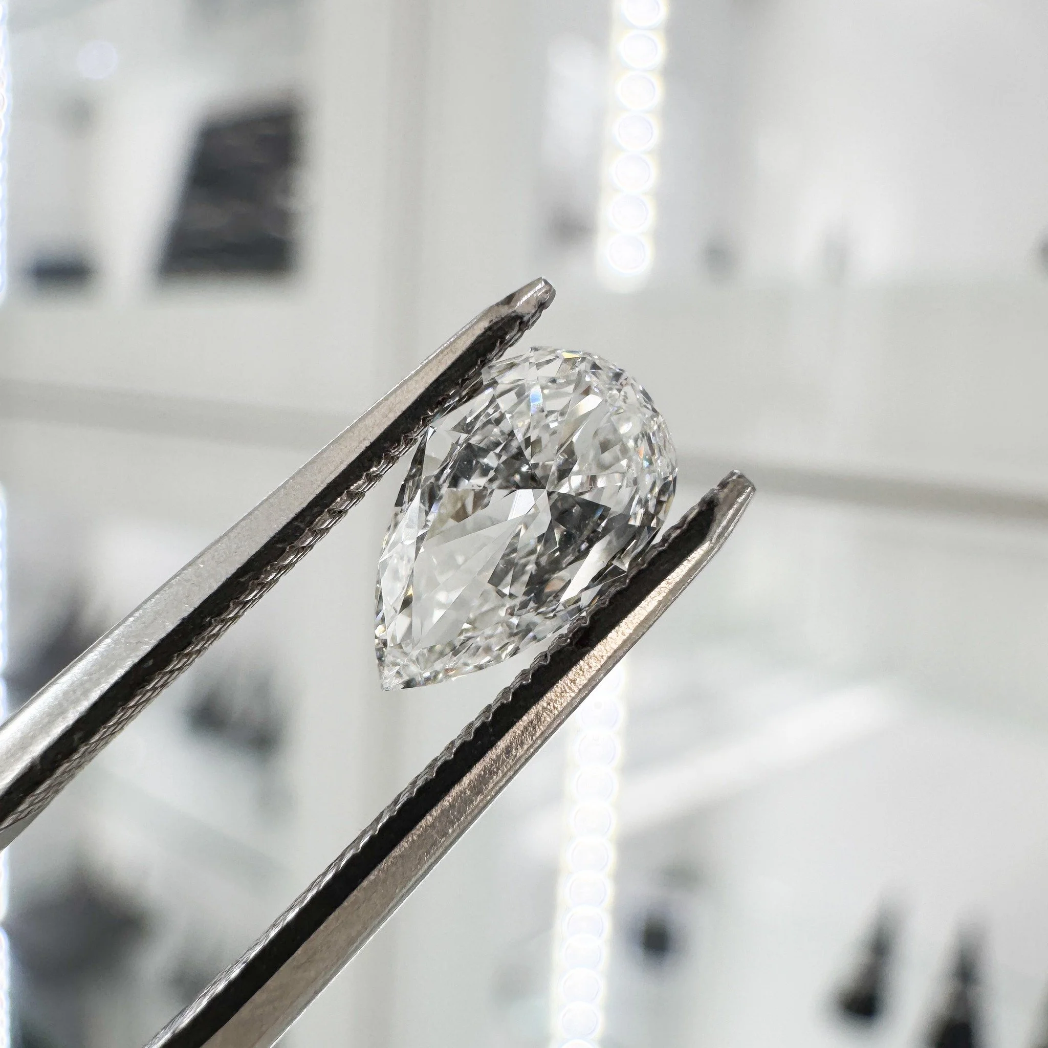 If you&rsquo;re looking for the perfect engagement ring, you&rsquo;ve probably come across a few different shapes of stones&hellip;it can be quite overwhelming when you&rsquo;re presented with so many choices so we&rsquo;ve broken it down. One of the