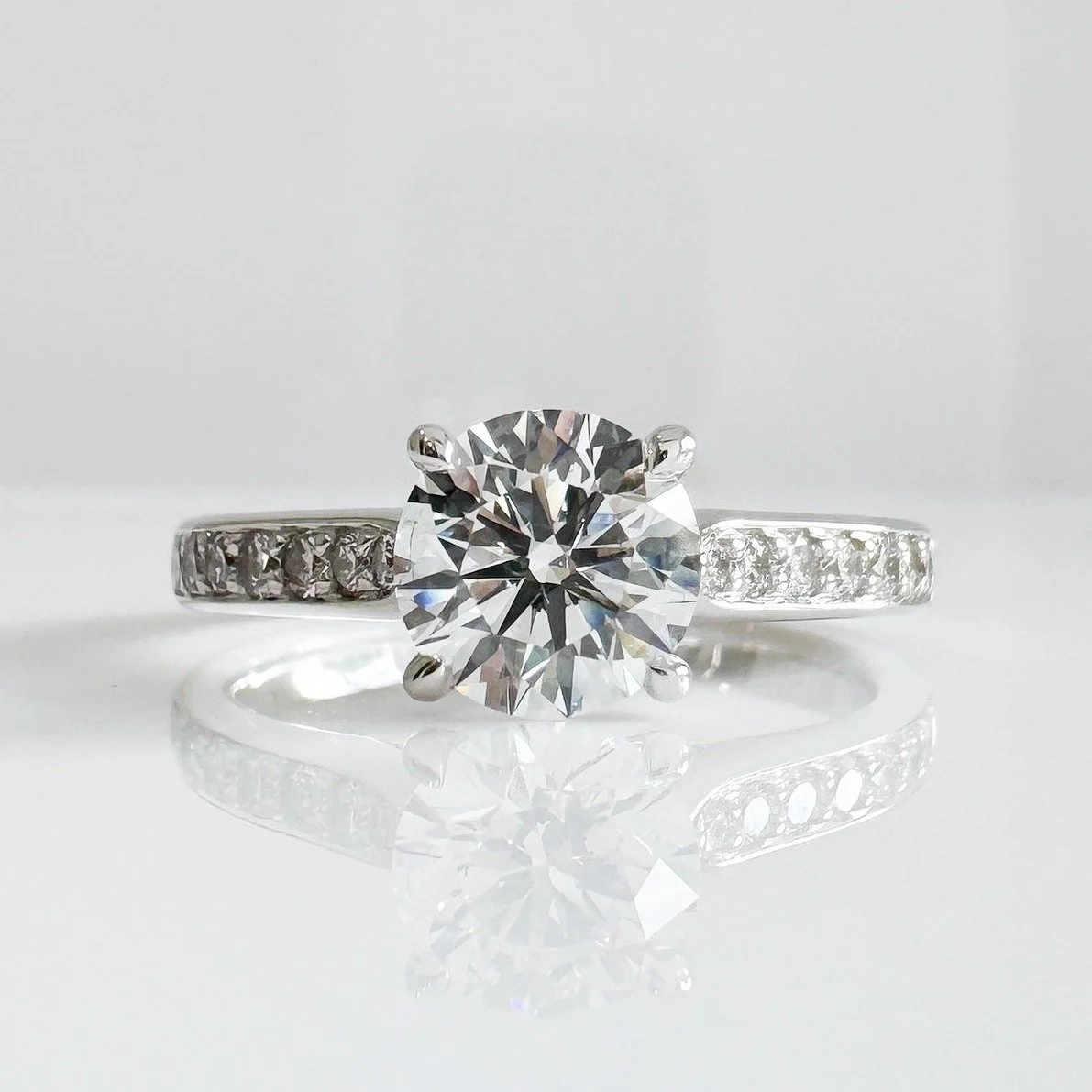 Looking for some engagement ring inspiration?💍 

Give this a like and share with someone who could use a little nudge&hellip; wink wink

 The Petra Team x

#sharingthesparkle