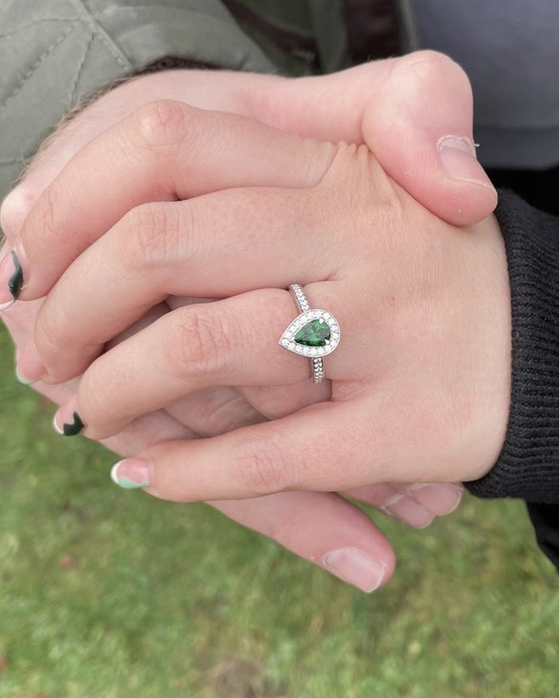 January Birthstone Spotlight: Garnet 💎

January babies might know garnet as their birthstone, but did you know it comes in some beautifully unexpected varieties? One of our favourites is this bold green beauty, tsavorite garnet. 💚

Here are a few f
