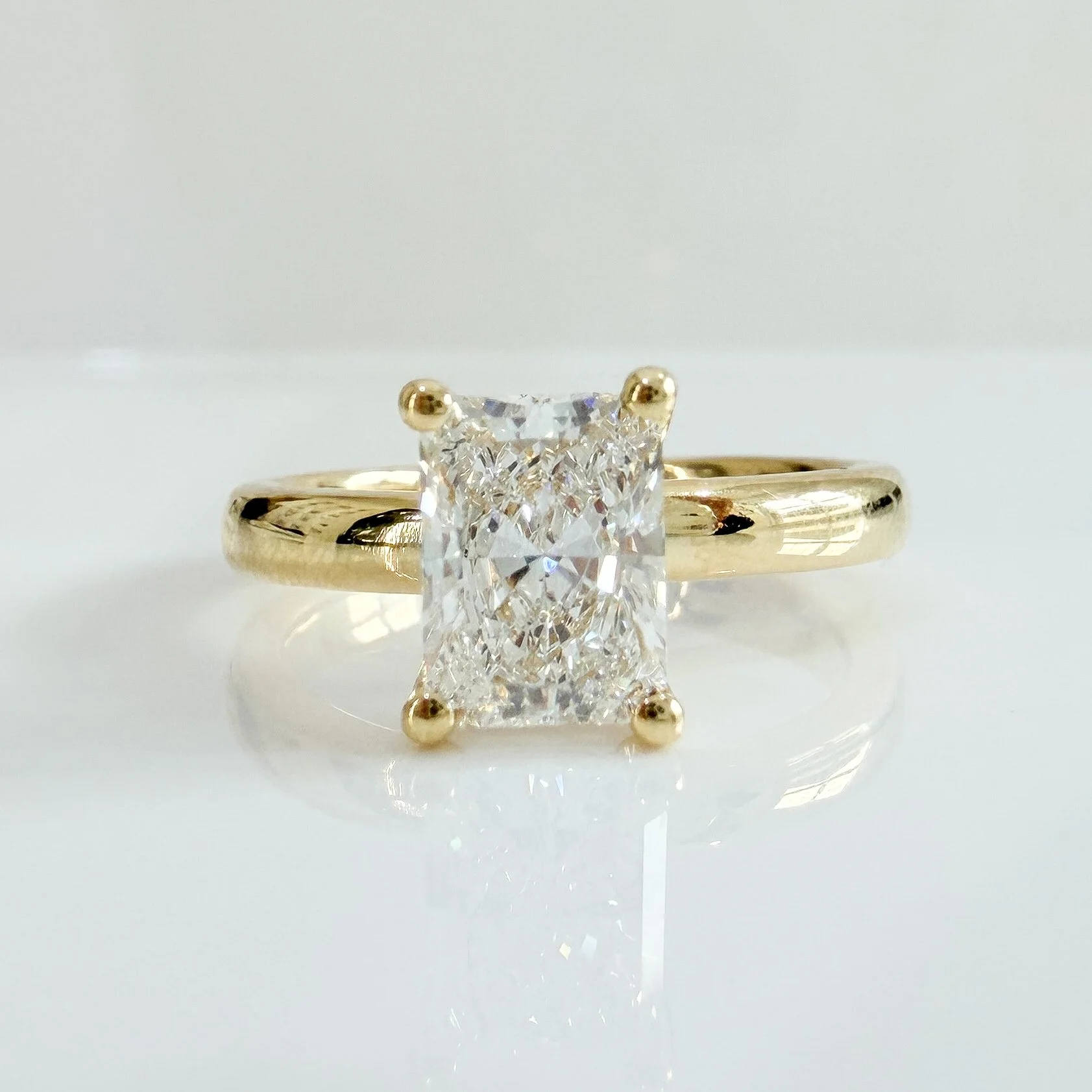 Harrison's case studyCongratulations to Harrison and Rose! ✨

Harrison came to see Jo with an exciting plan in mind, he was preparing to pop the question and wanted to create the perfect engagement ring for Rose.

They began by exploring different st