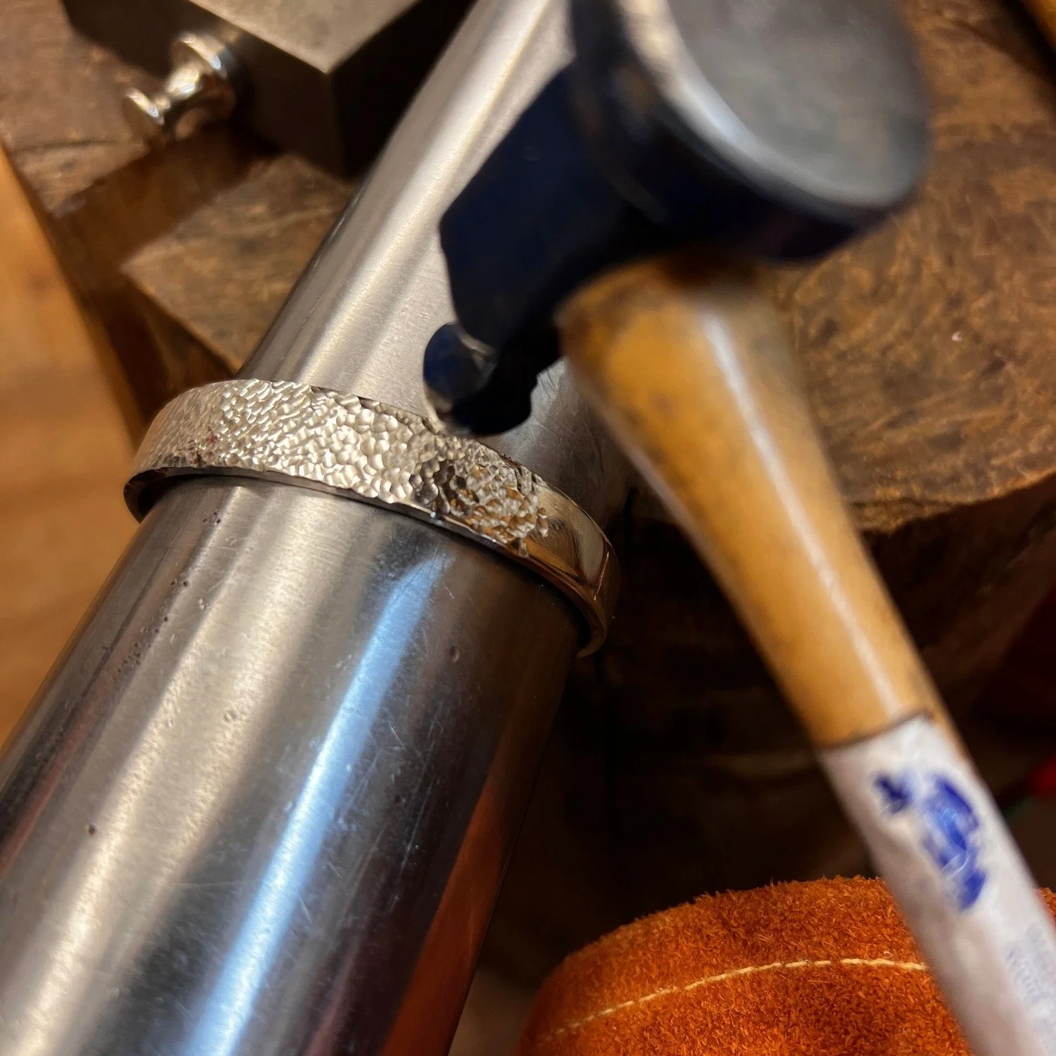 Which wedding band finish is your favourite?✨

From high polish for that classic mirror shine, to matte and hammered finishes for something a little more understated and unique - the finish you choose can completely transform your ring.

Tell us your