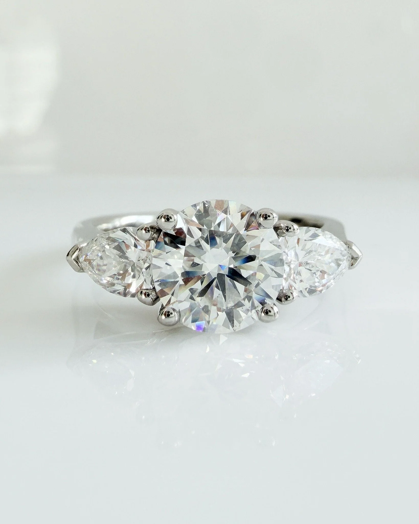 Amanda's review:✨

"I was lucky enough for my fiance to choose the design experience with Petra for my engagement ring. He had already designed the ring and I was able to tweak &amp; add bits to the design to make it perfect for me.

Abi was so 