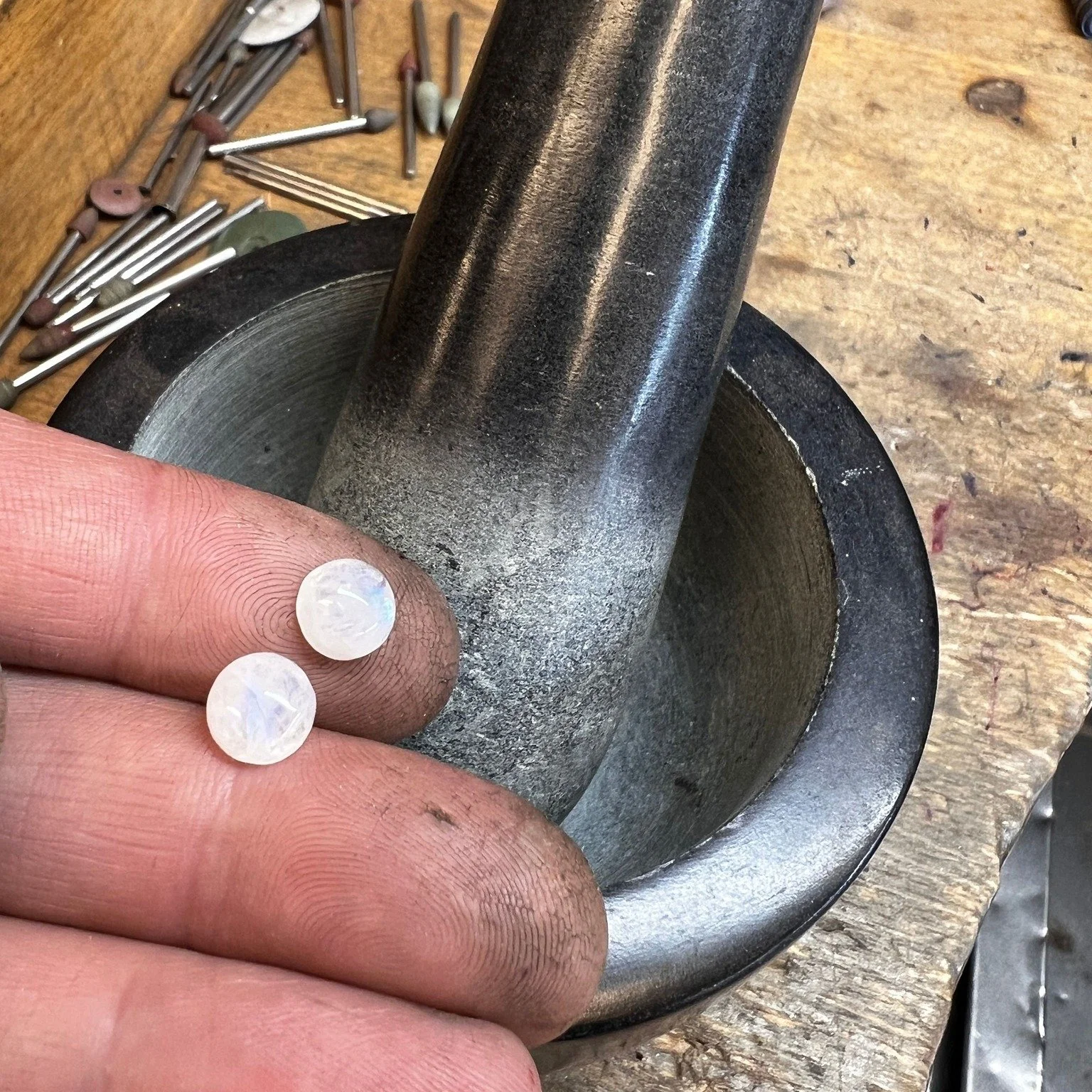 The second June birthstone reveal is&hellip; Moonstone ✨🌙

Known for its soft glow and dreamy flashes of light, moonstone has such a unique and magical appearance.

Here is a beautiful eternity ring made using crushed moonstone, carefully set into t