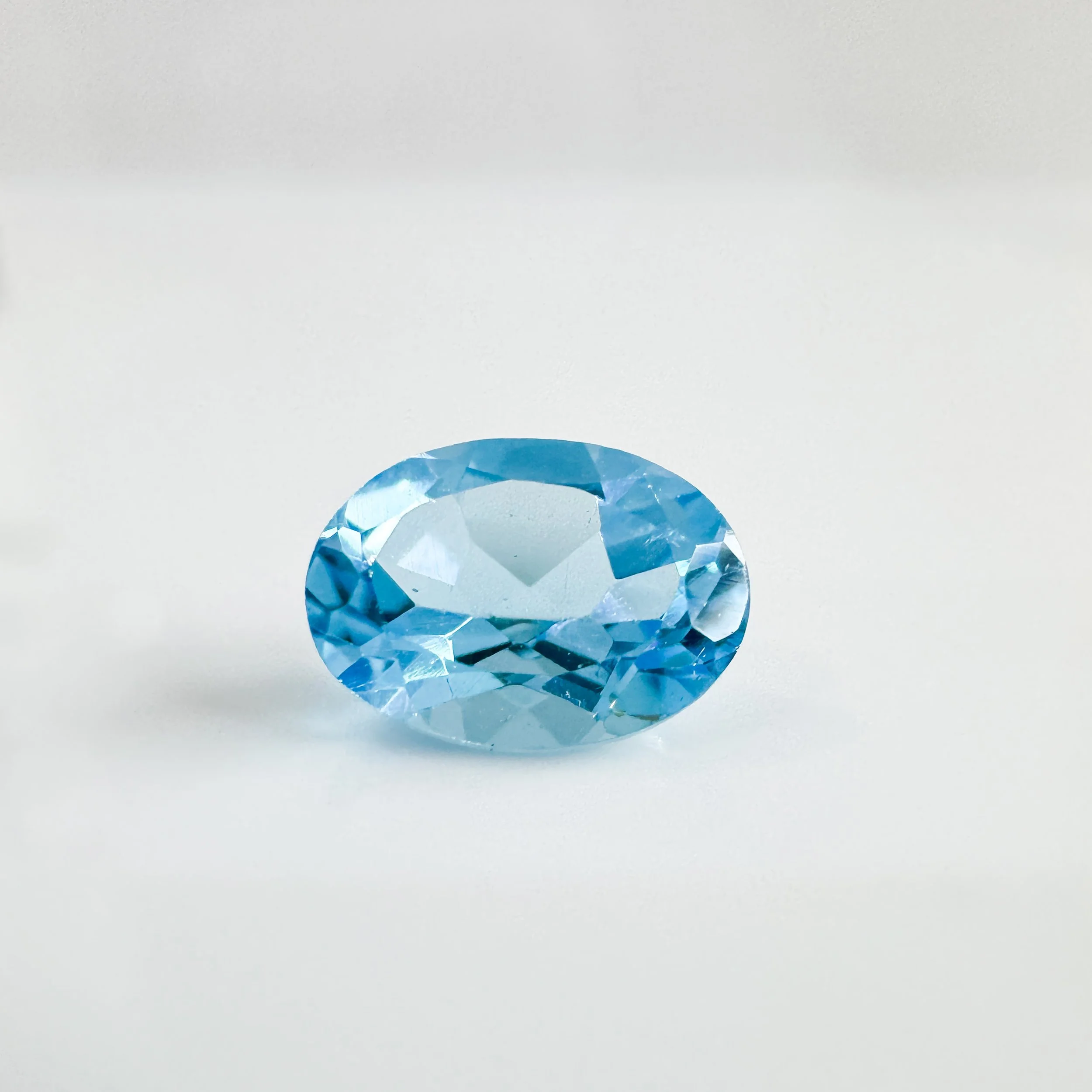 Oval shape topaz