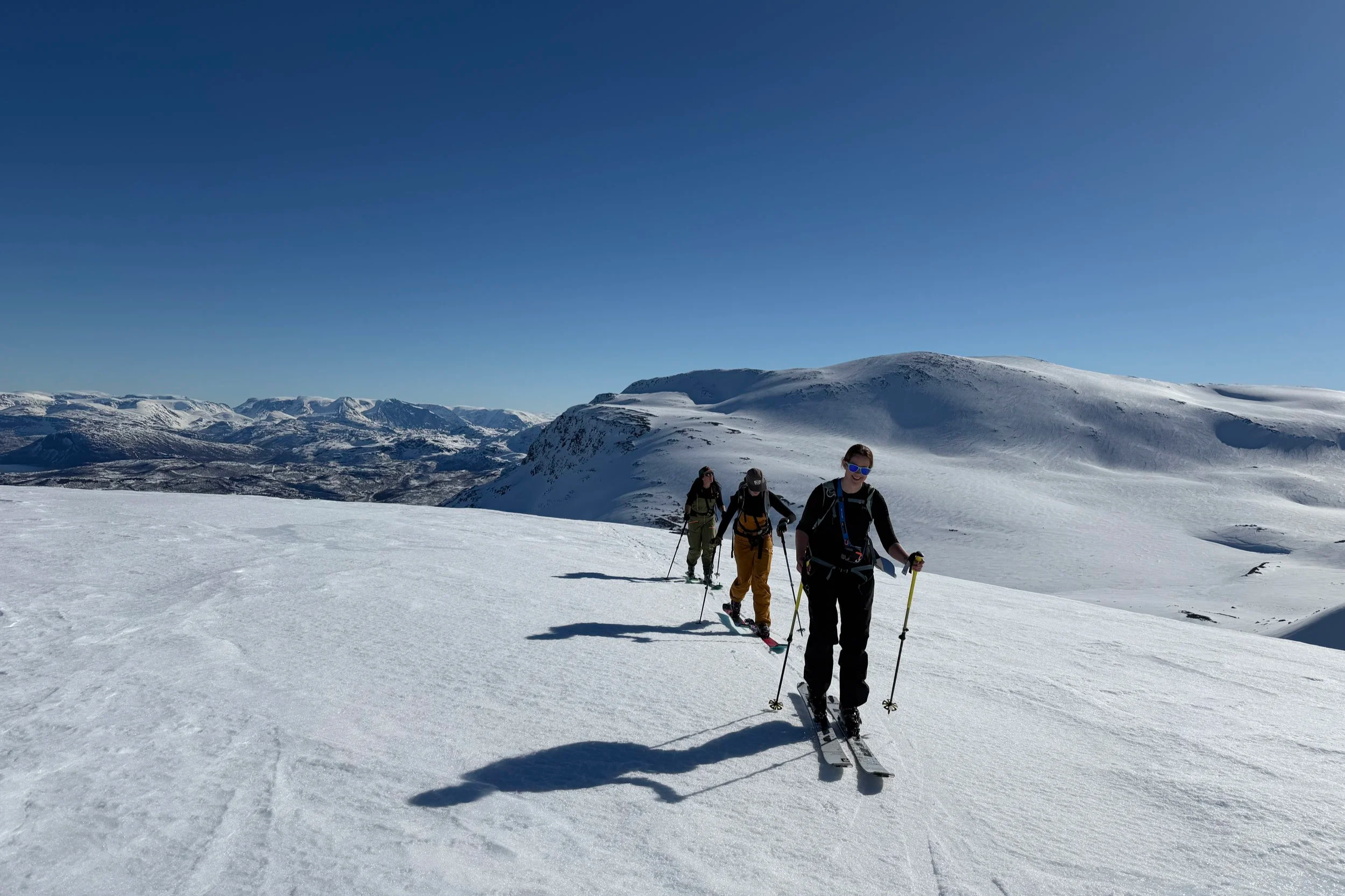 Skiing in file tests communication