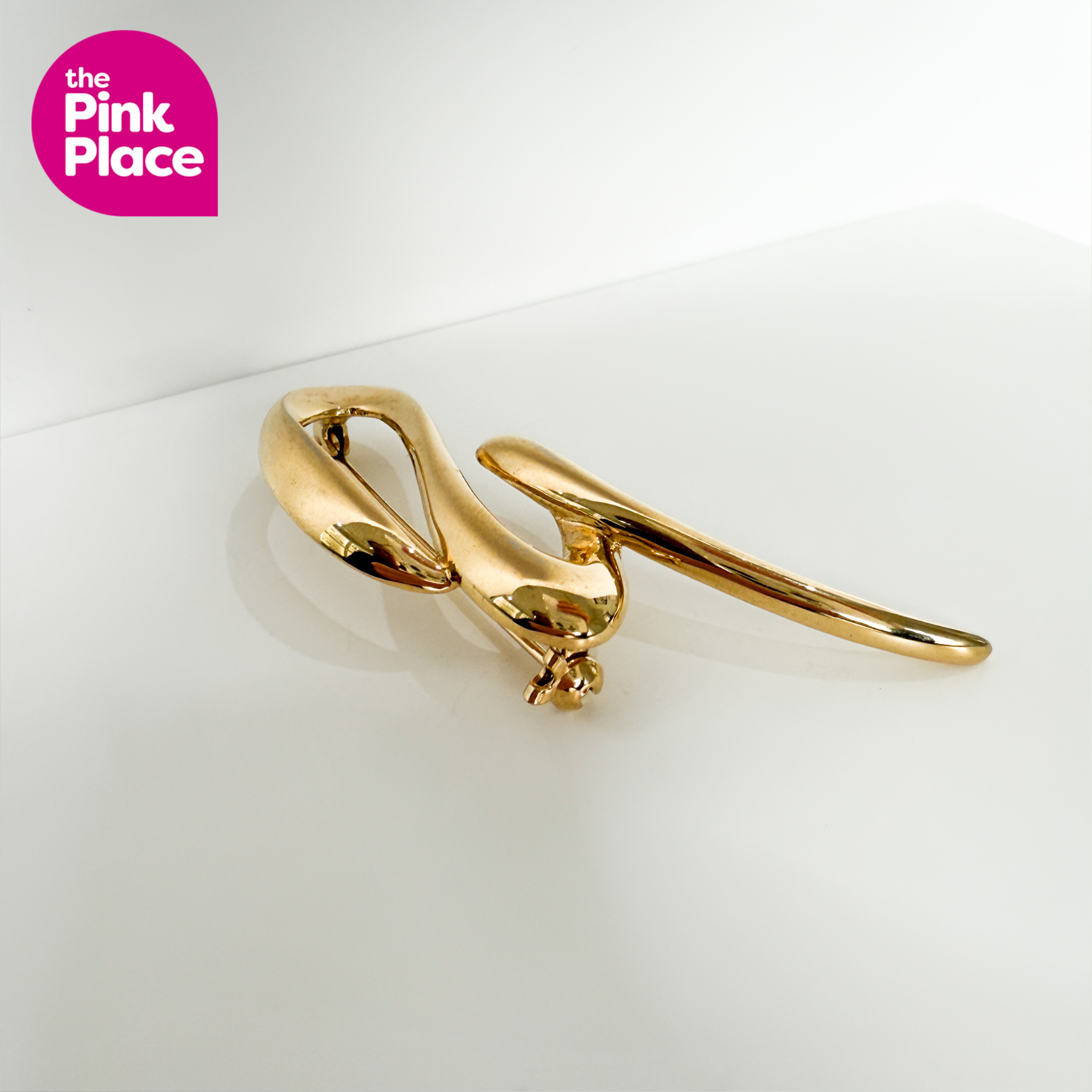 ELEGANTGOLDBROOCH-1_f3a65a7b-fbe9-4689-bf0a-82fede523035.png