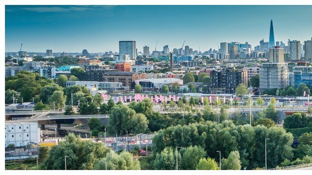 [Looking West] London Skyline from #EastVillageE20 // #cityscape #urbanlife 
.
.
📸 #FDAS #FDASphoto #MyGeekSpace // Captured on the #SonyAlpha #SamyangUK