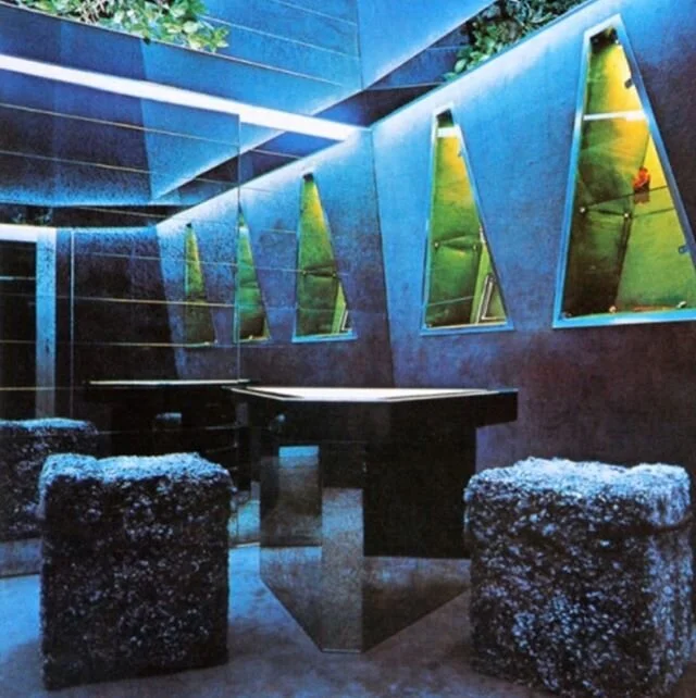 In order to move forward sometimes we must go back. Channeling the rooms of the archaic future ✨