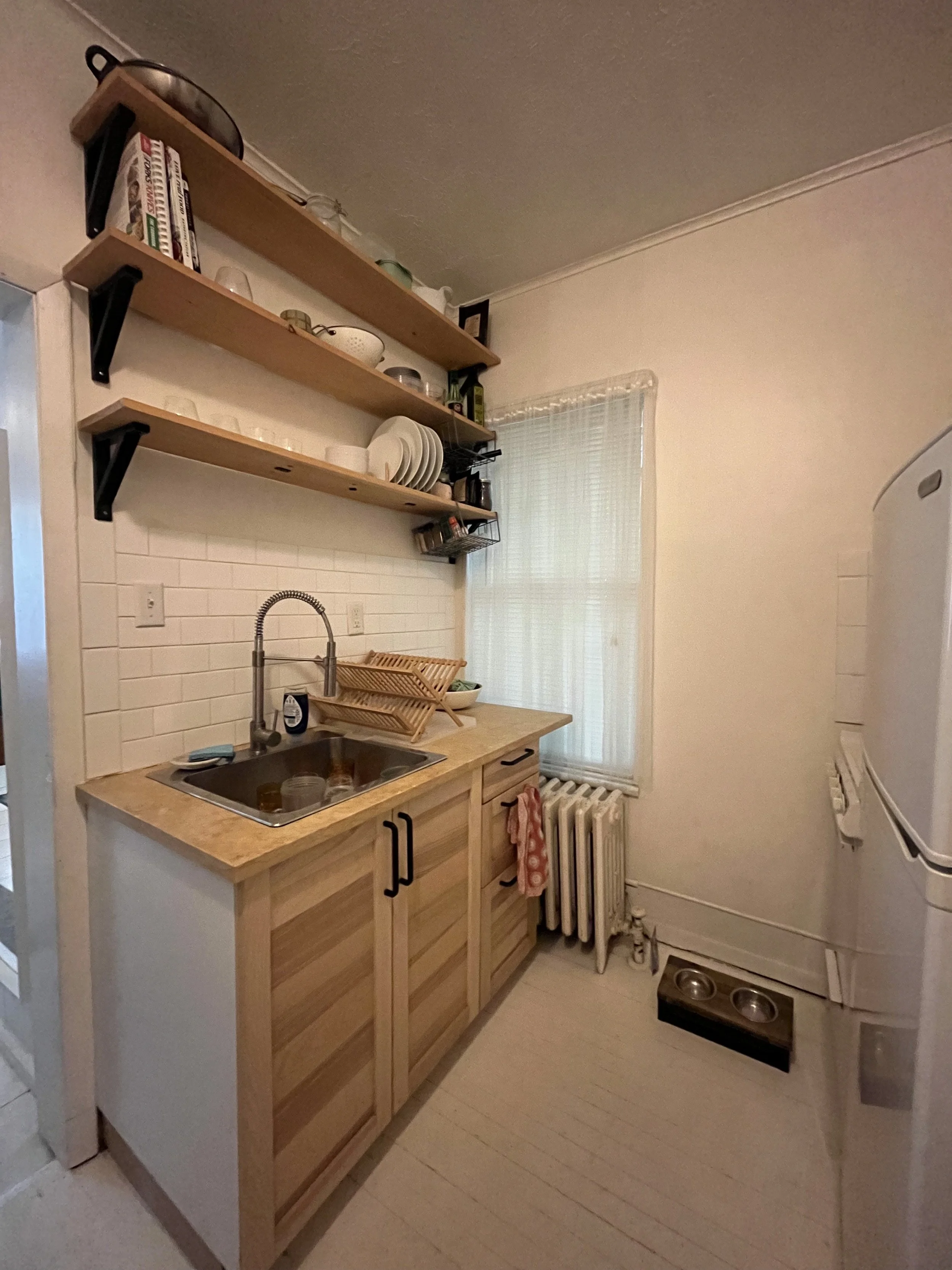 Apt 4 Kitchen .jpg
