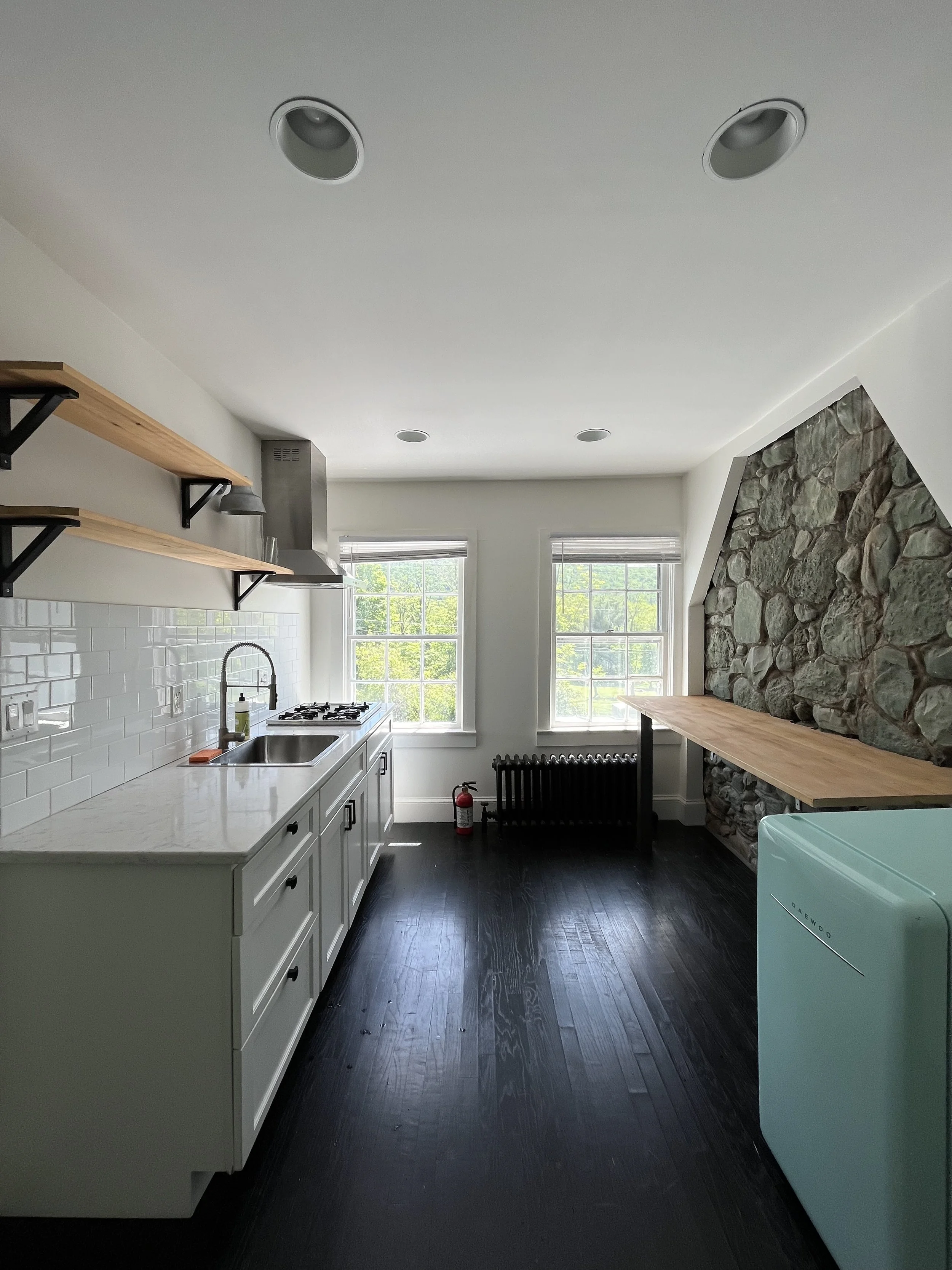 Apt 6 Kitchen.jpg