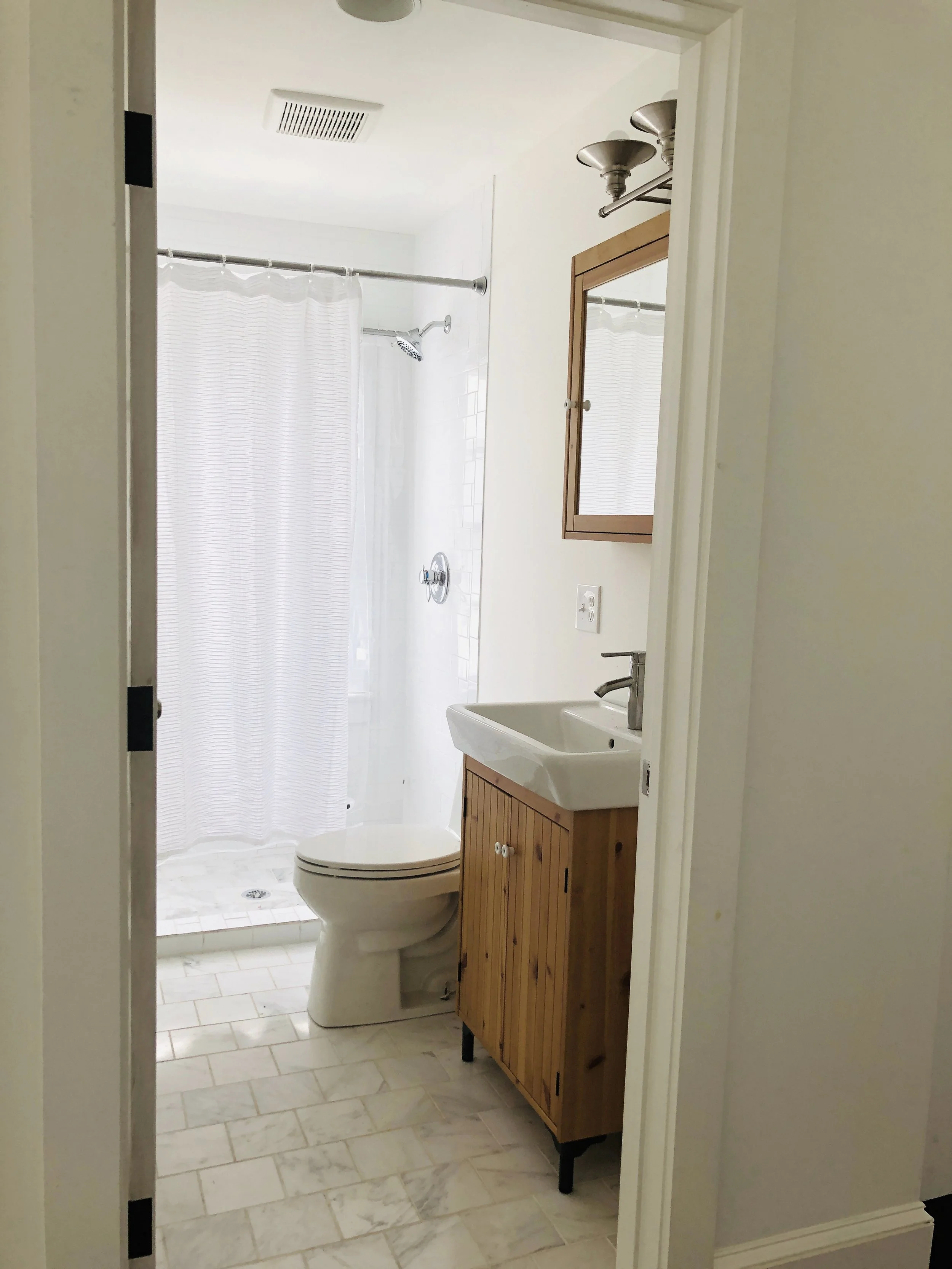 Apt 6 Bathroom.jpg