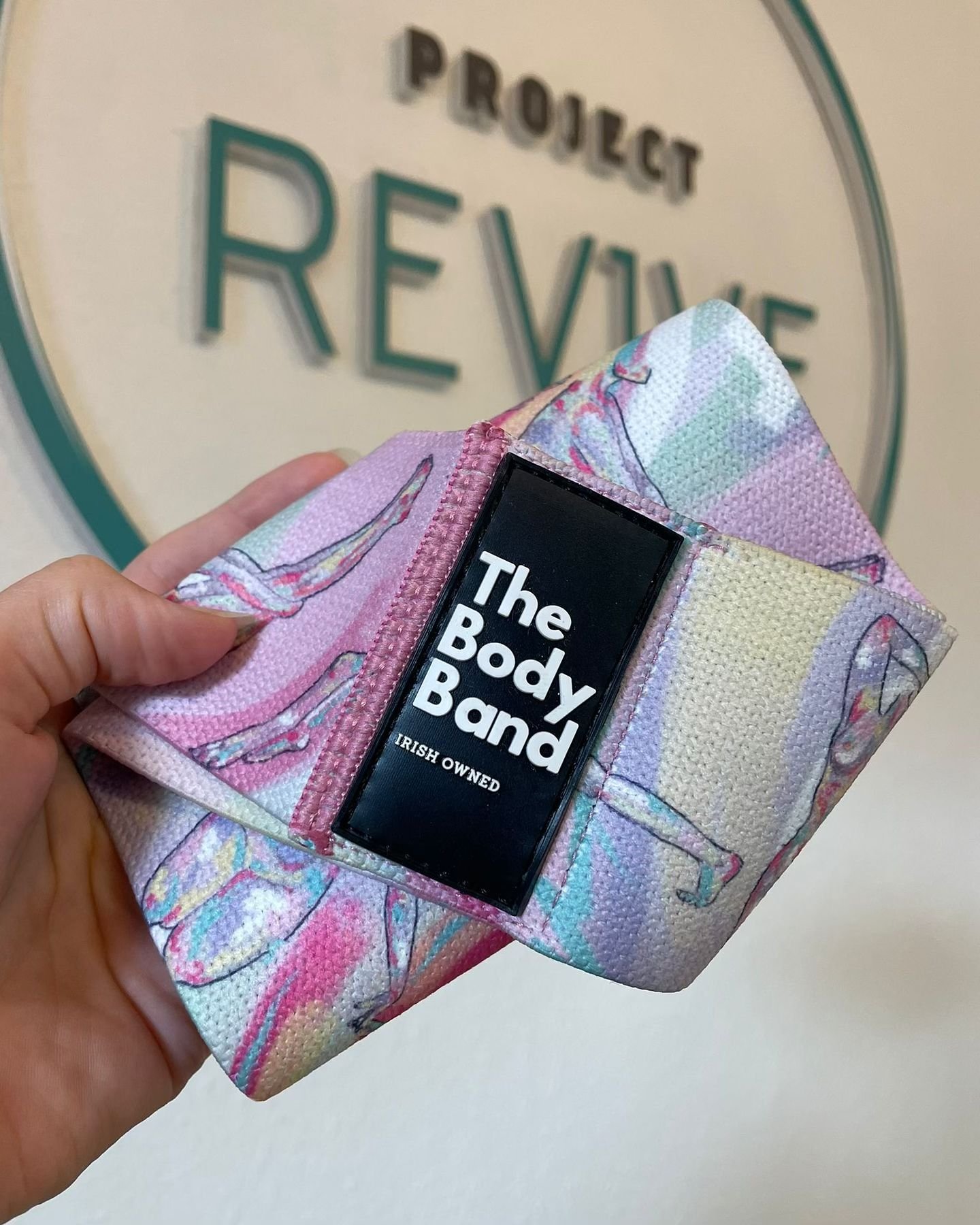 Oh this is exciting. We are proud to stock the fabulous fitness @thebodybandco bands at the studio. These bands are vibrant, flexible, super comfortable, easy to use and best of all, @thebodybandco is a fellow irish owned business! With 50% off, you 
