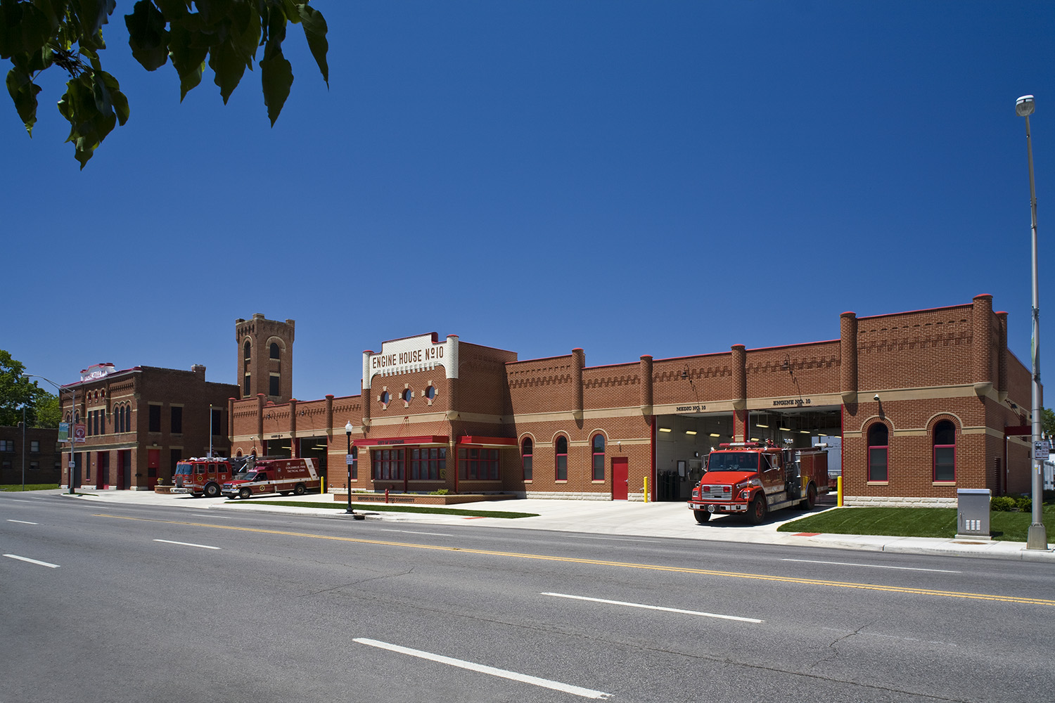  The Historic and New Fire Stations No. 10  •  LEED Gold 