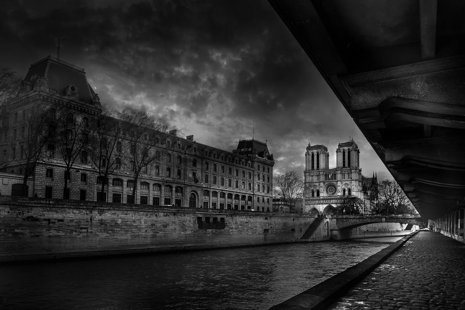 paris-beautiful-black-and-white-photo-notre-dame-by-anton-alymov.jpg