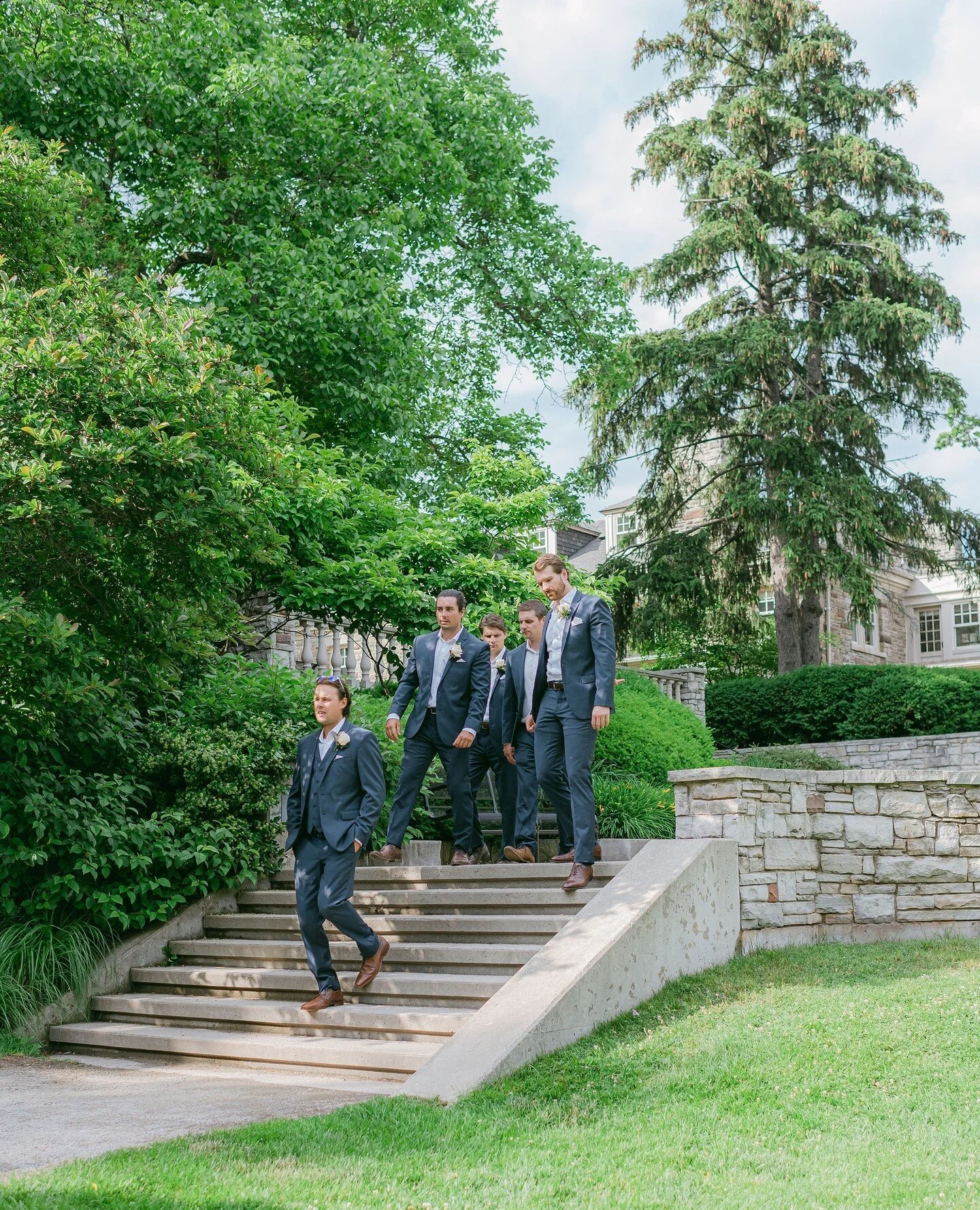 Love this shot of the groomsmen! 👔⁠
⁠
📸: @alinaelvinsphoto⁠
⁠
#luxurywedding #weddingwire #modernbride #brides #weddingfashion #married #bride #realwedding #weddingphotographer #destinationwedding #weddingphotography #weddingday #beautiful #wedding
