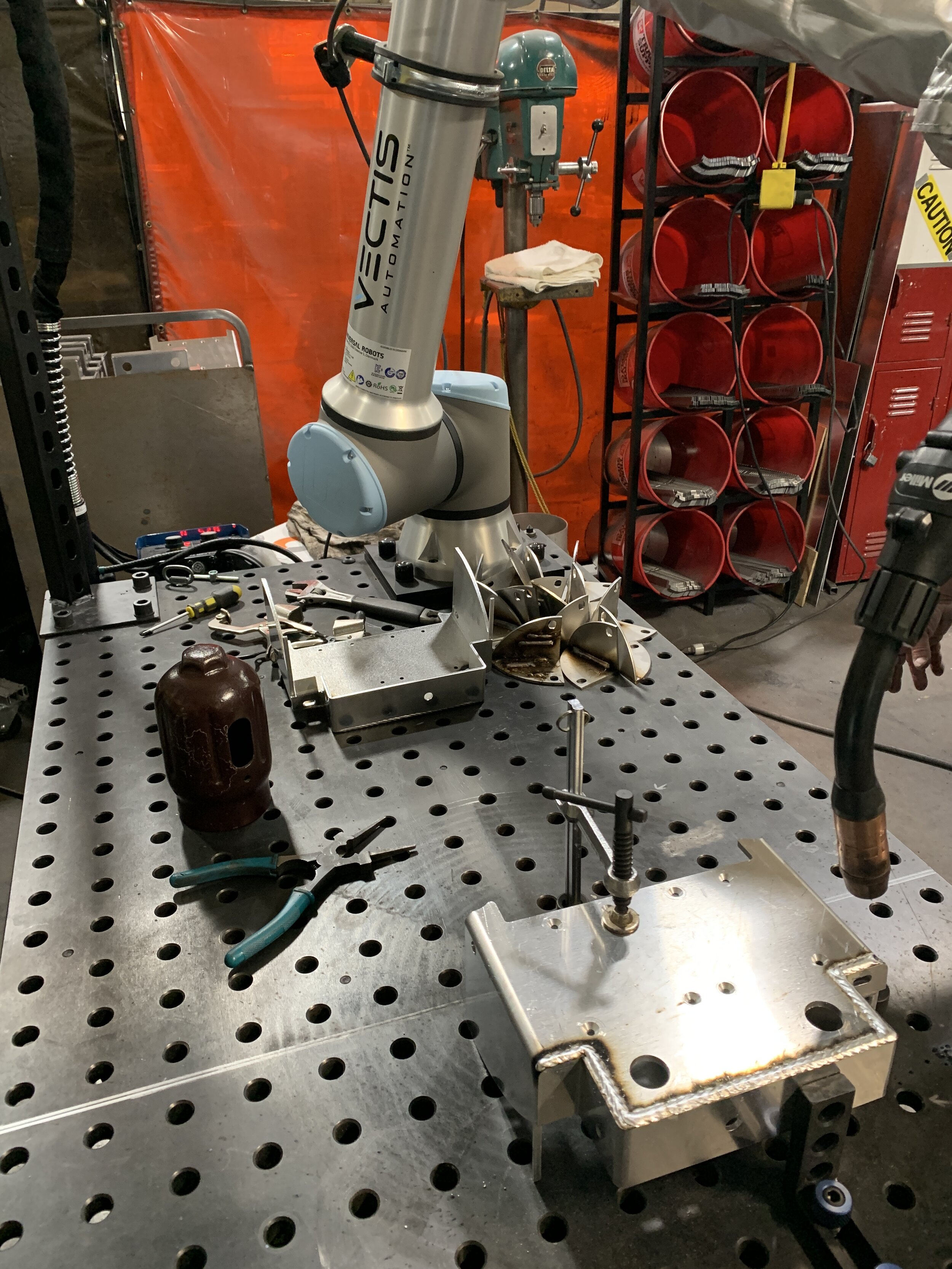 Vectis Automation Cobot Welding  in action - aluminum