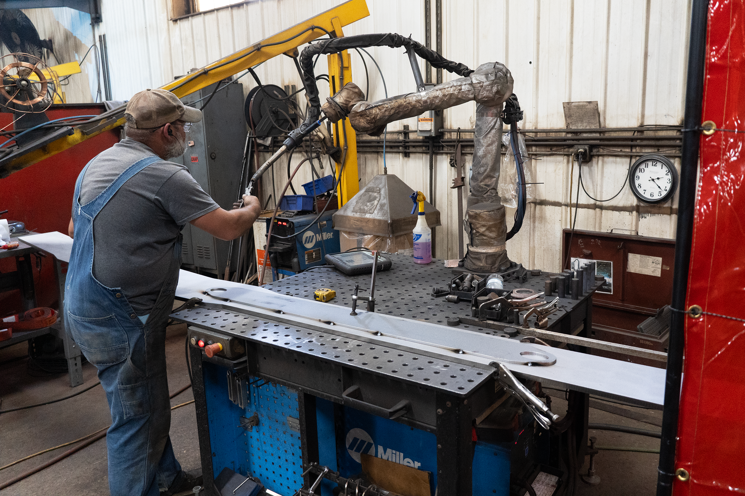 Setting up cobot welding program at D&S Manufacturing