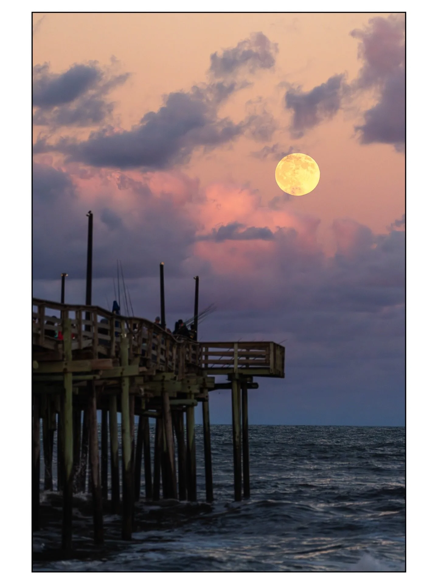 There is a special kind of magic that happens during a full moon rise, especially when it&rsquo;s a Supermoon rising over the Atlantic during @the_saltwater_retreat.

This is the heart of the Saltwater Retreat: witnessing the world with awe and wonde
