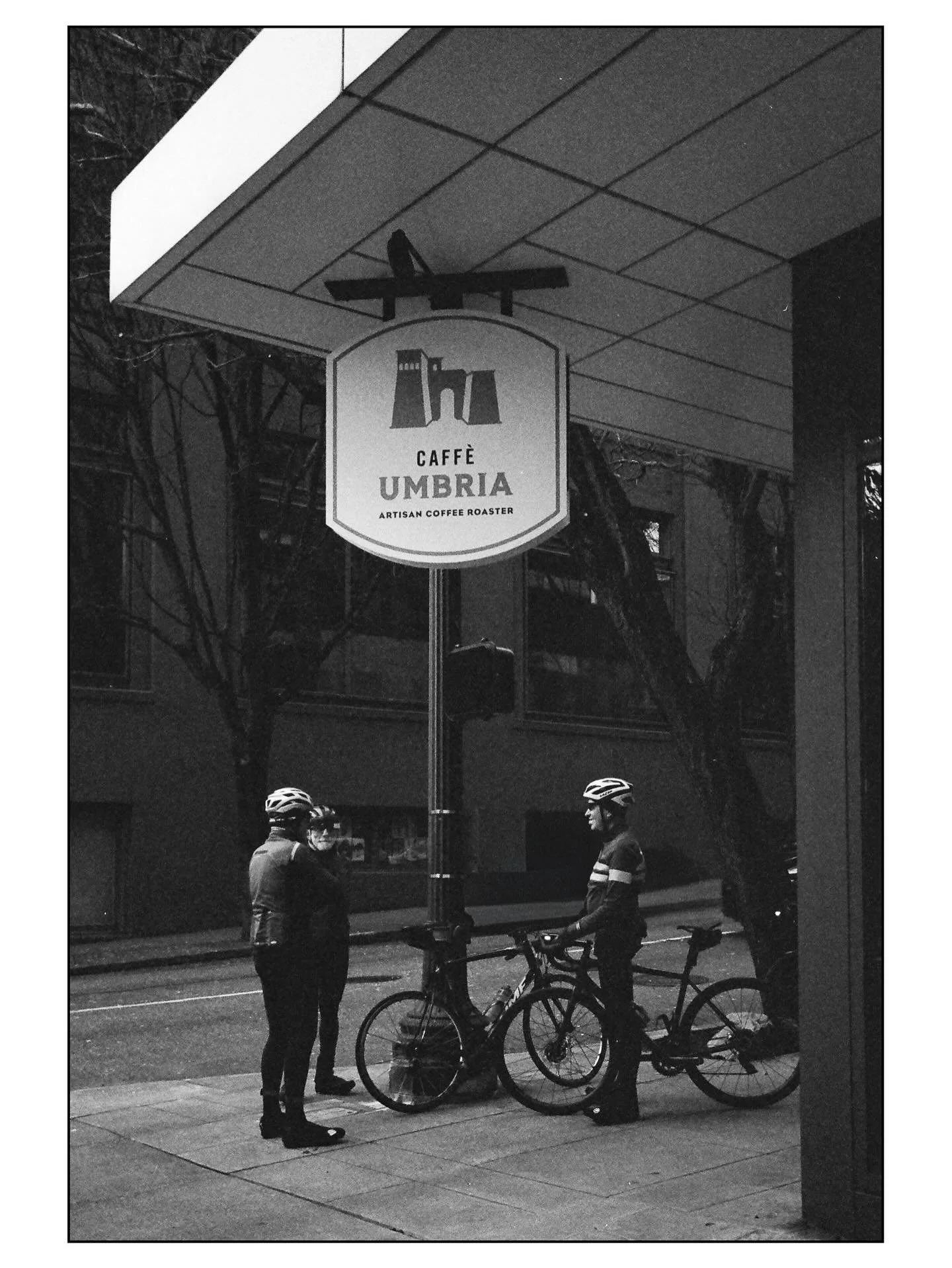 Spent some time wandering around with the Snapic A1 loaded with black and white for February&rsquo;s @12monthsonfilm. I love this little camera&rsquo;s pocketability and ease of use.  I carried it in my pocket on morning wanderings in Portland, sunny