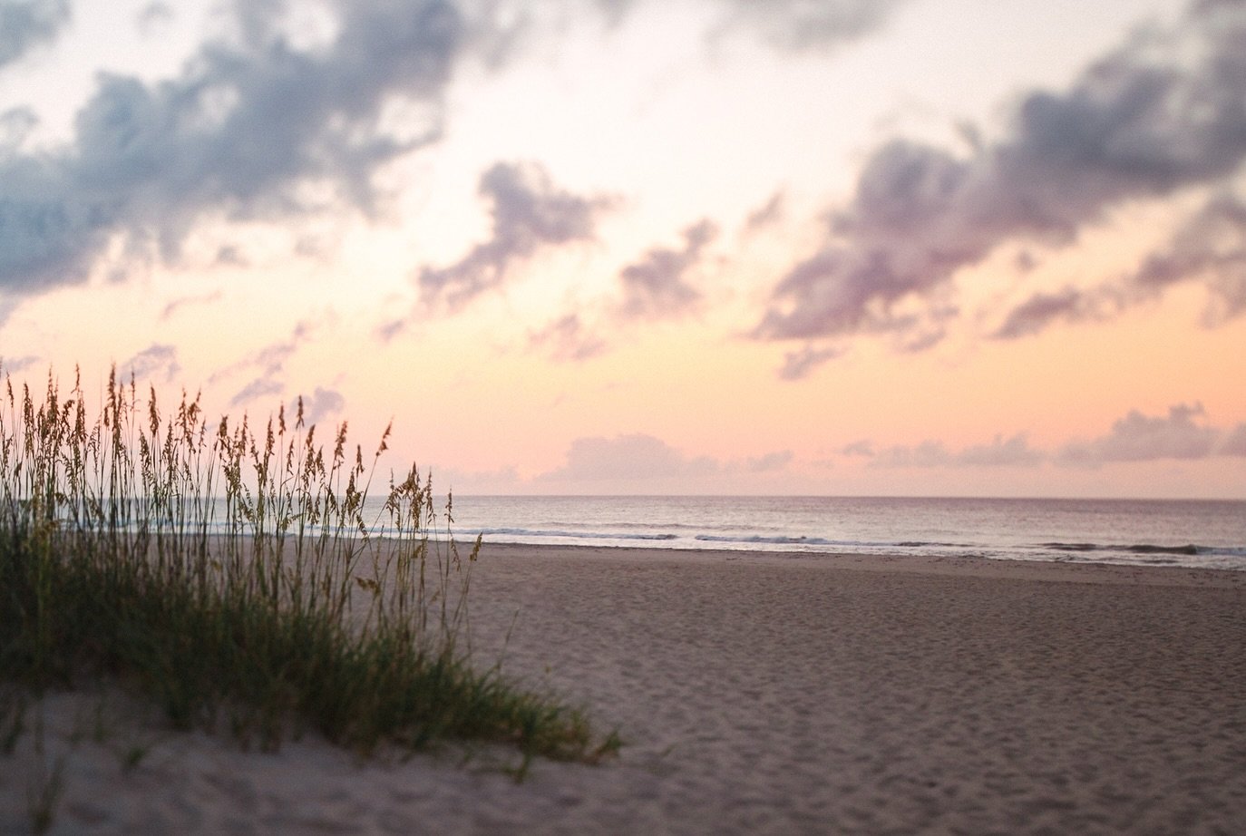 Slow summer mornings ☀️ I&rsquo;ve always been a morning person. More drawn to the quiet moments before the world wakes up than to the pumping beats of the after dinner crowd.  I love the soft kiss of first light as it touches the clouds, the early m