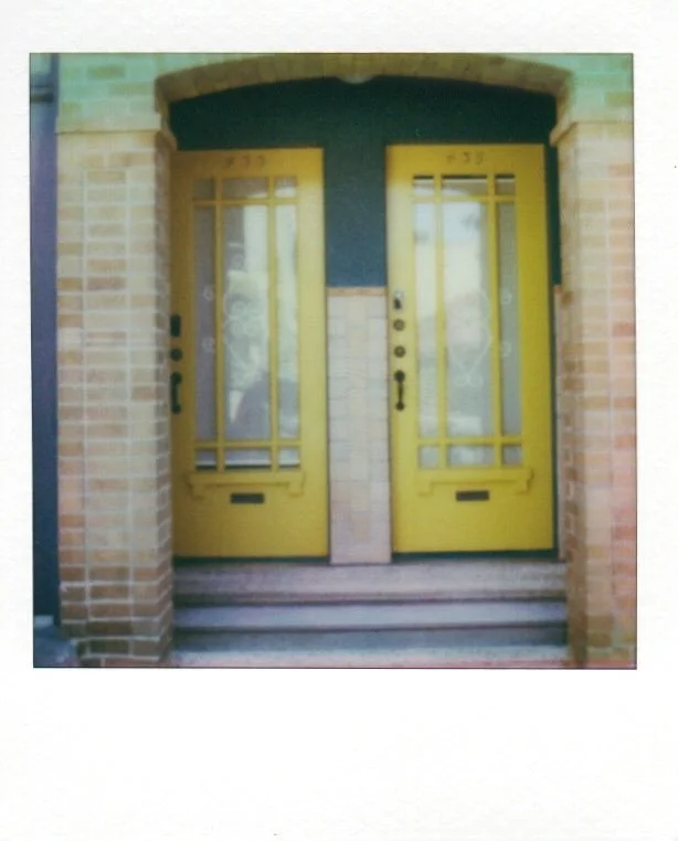 Tiny squares on the Polaroid Go. Huge thanks for Polaroid for hooking us up with film for yesterday&rsquo;s @sfinstantphotowalk.  While we chased Pok&eacute;mon Yellow, I also (mostly) worked on seeking out simple compositions with the Polaroid Go.

