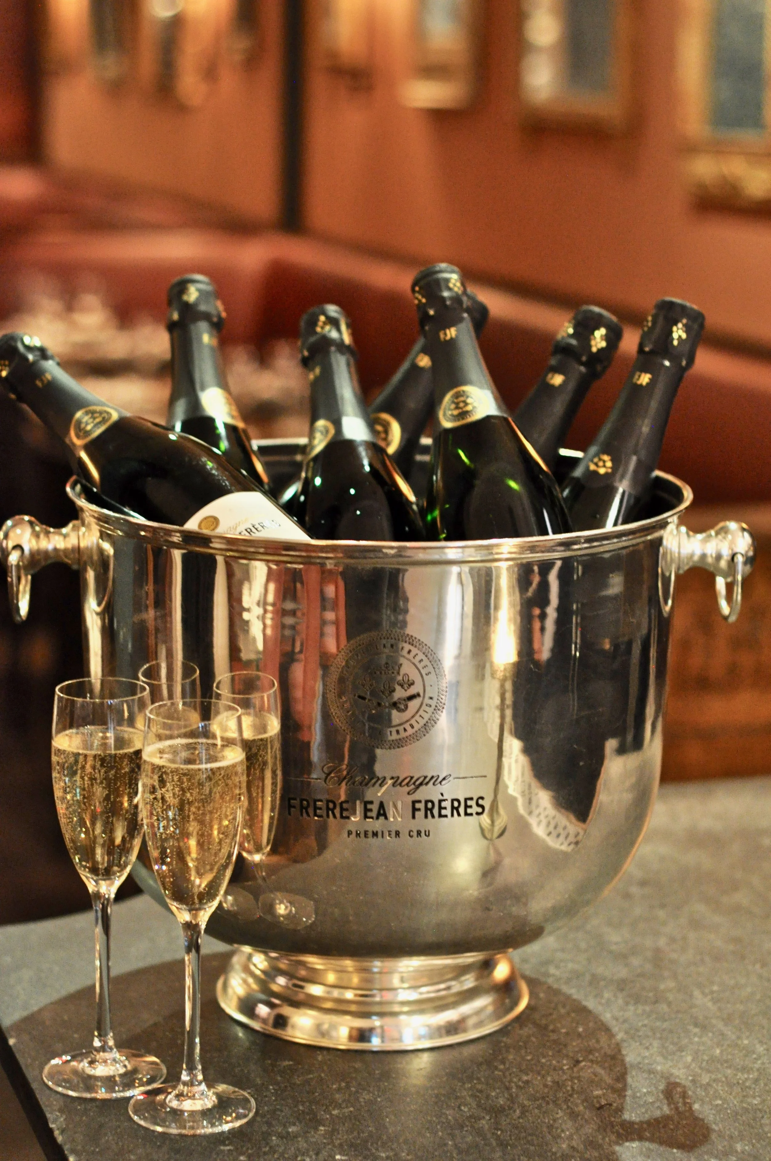 RG_champagne bucket w-glasses by T. Von Isakovics.jpeg