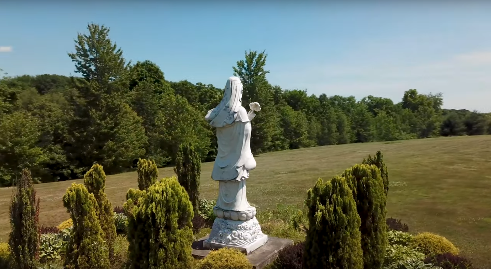 statue.png