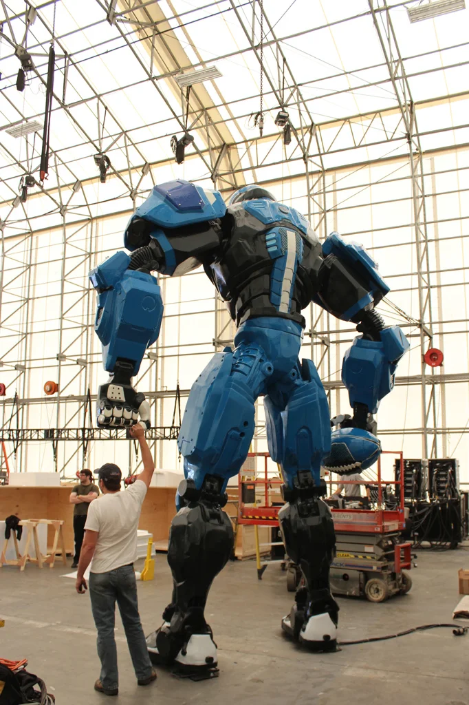 Cleatus Fox full view NFL Robot over 20 feet tall