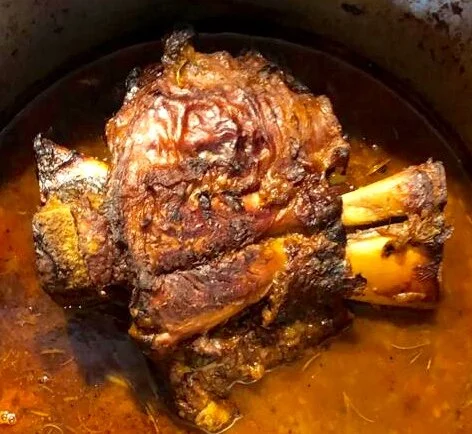 KALBSHAXEN mit Gemüse