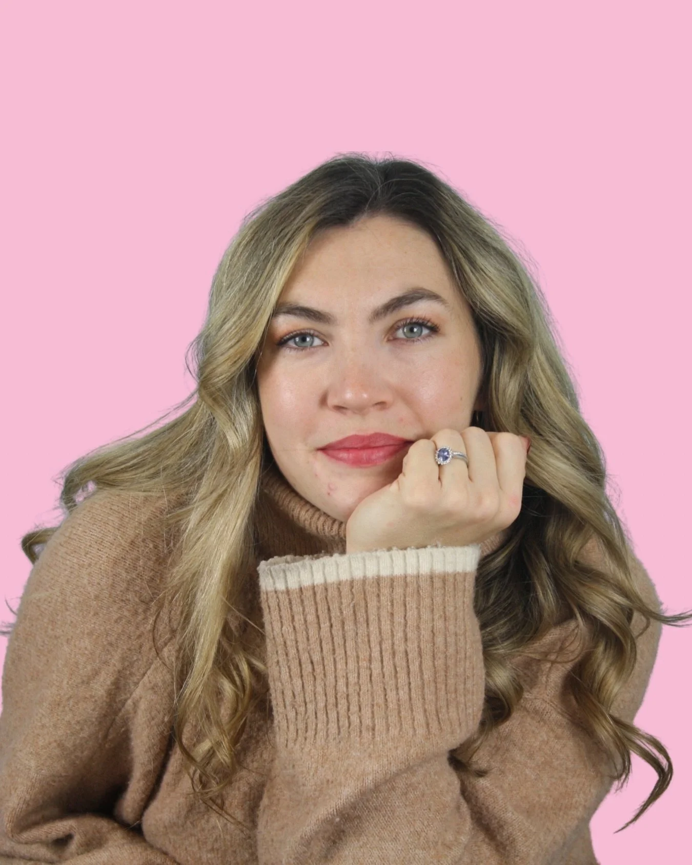 Hi 👋👋 New Headshot! 
I'm excited to share a big announcement on Monday, and I thought this would be a great opportunity to share a bit about myself and my journey with acupuncture.

I first discovered acupuncture when I was 12 years old. I was stru