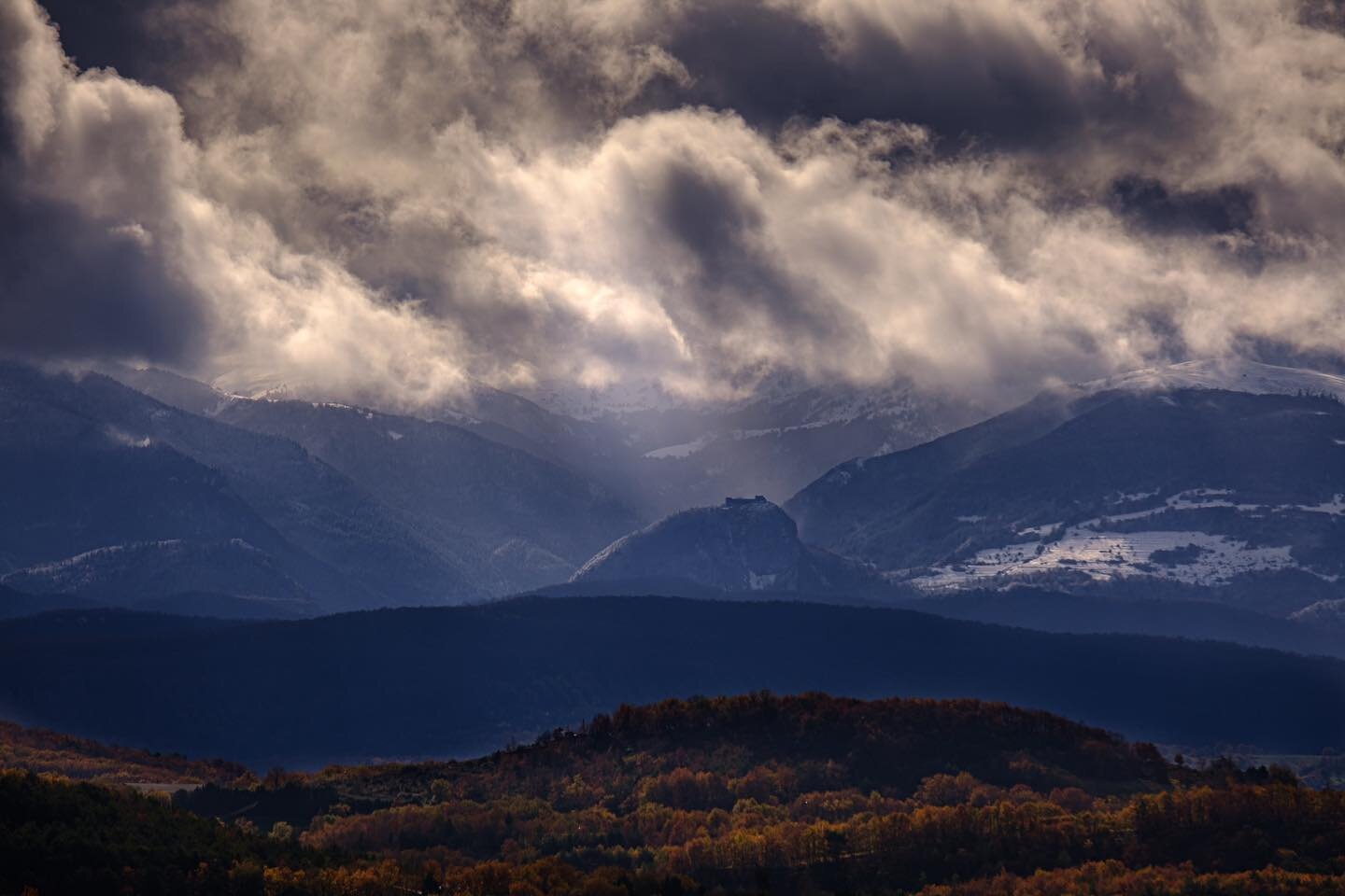 Ciel d&rsquo;hiver au-dessus du Pug de Montsegure.