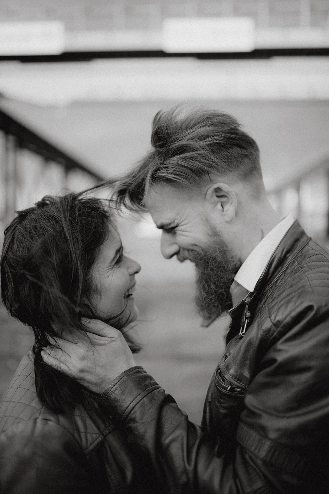 COUPLE.   Köln. Krahnhäuser. Pollerwiesen. Güterzüge &amp; viel Kölsch. Das war unser Paarshooting mit Bella &amp; Ralph.